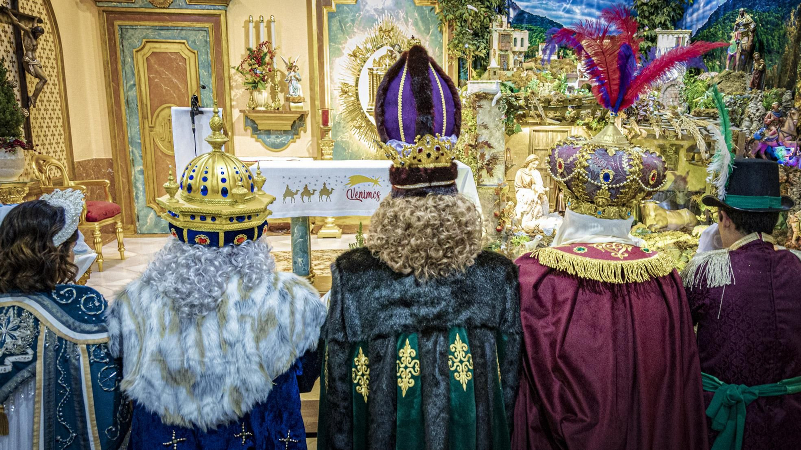 Las imágenes de SS.MM. los Reyes Magos en Cádiz: Visitas y cabalgata