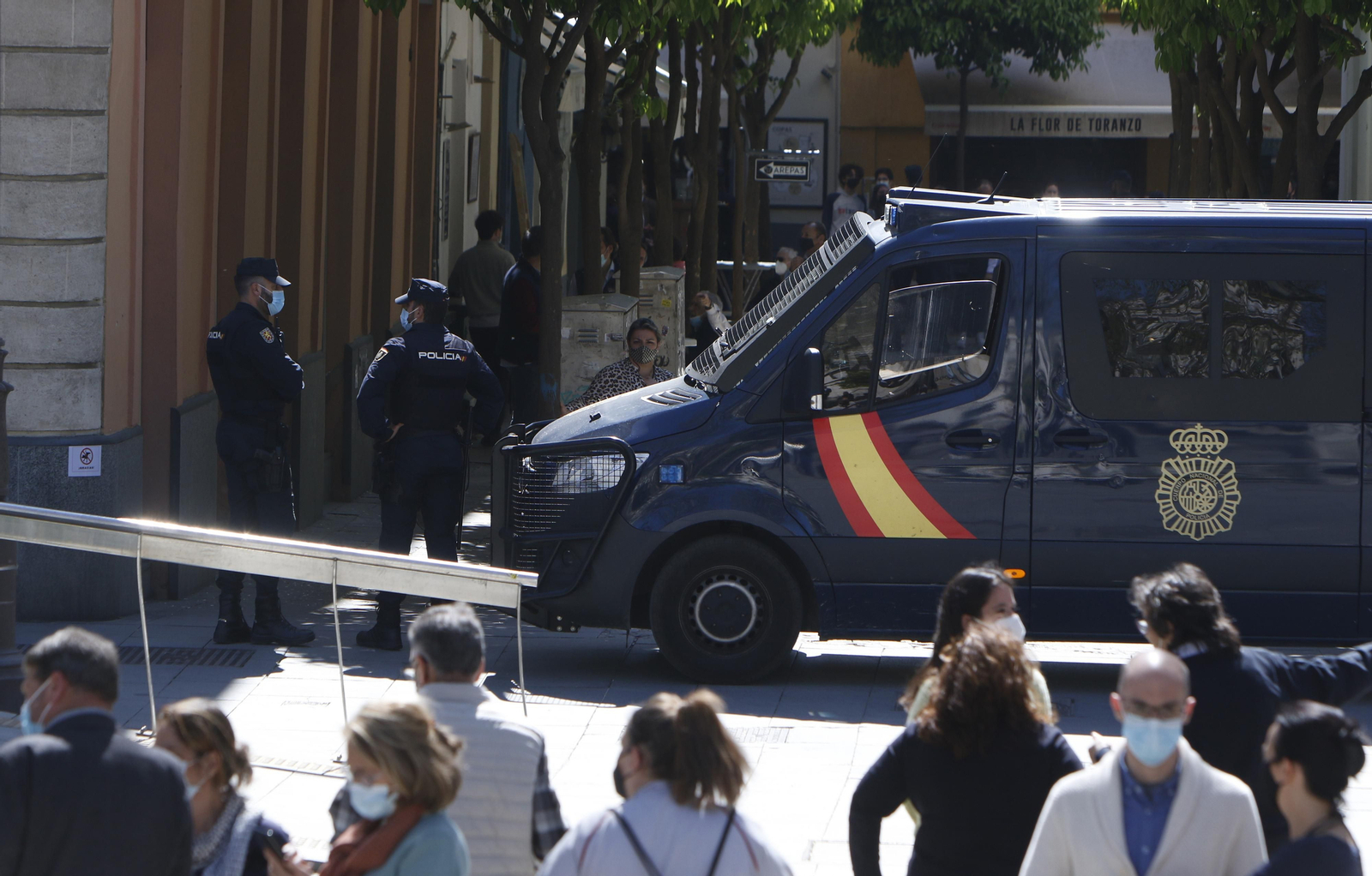 Cierran Plaza Nueva para una R.P. de Santiago Abascal