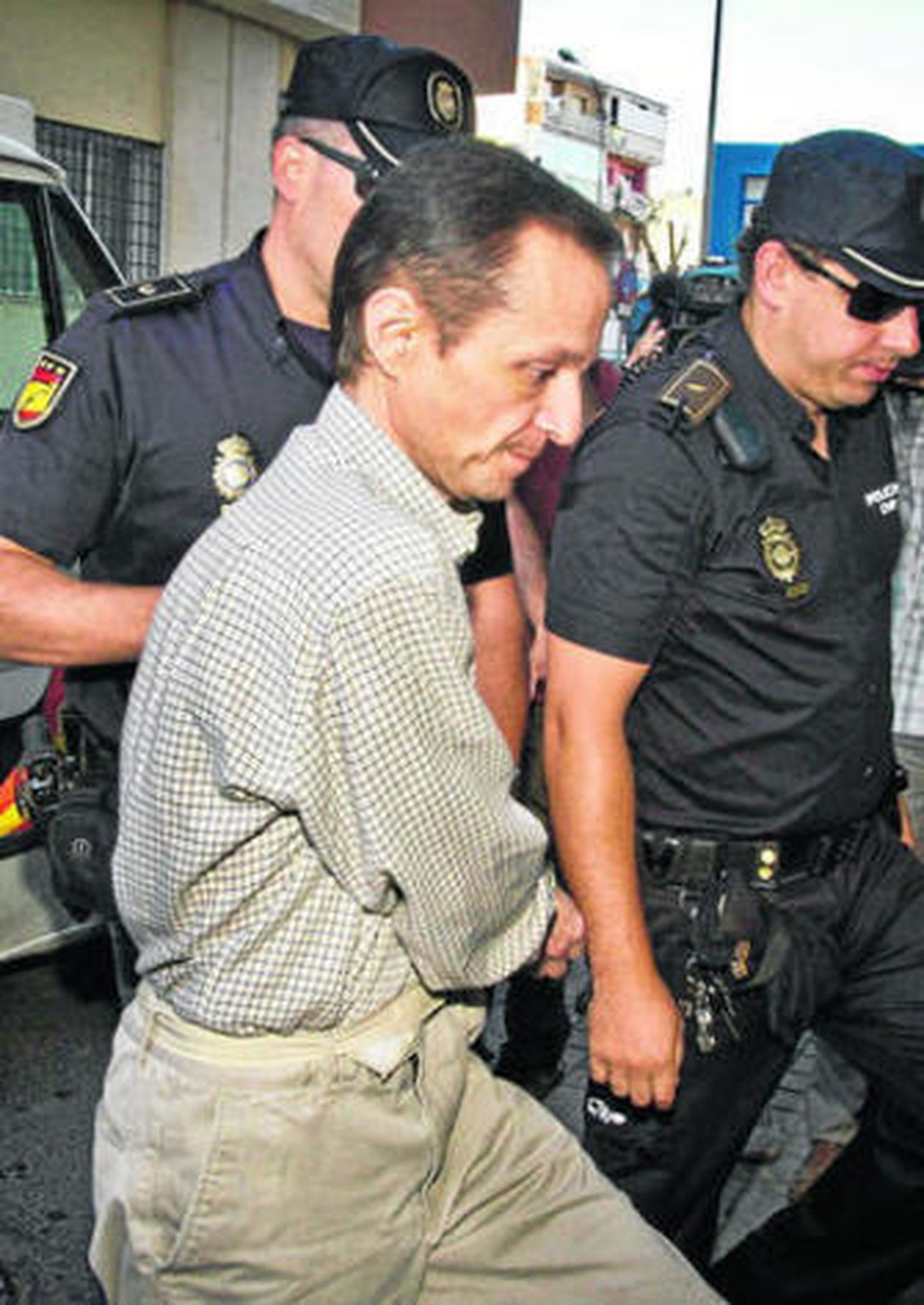 Bretón entra hace unas semanas en la Audiencia de Huelva en el juicio por maltrato a su mujer.