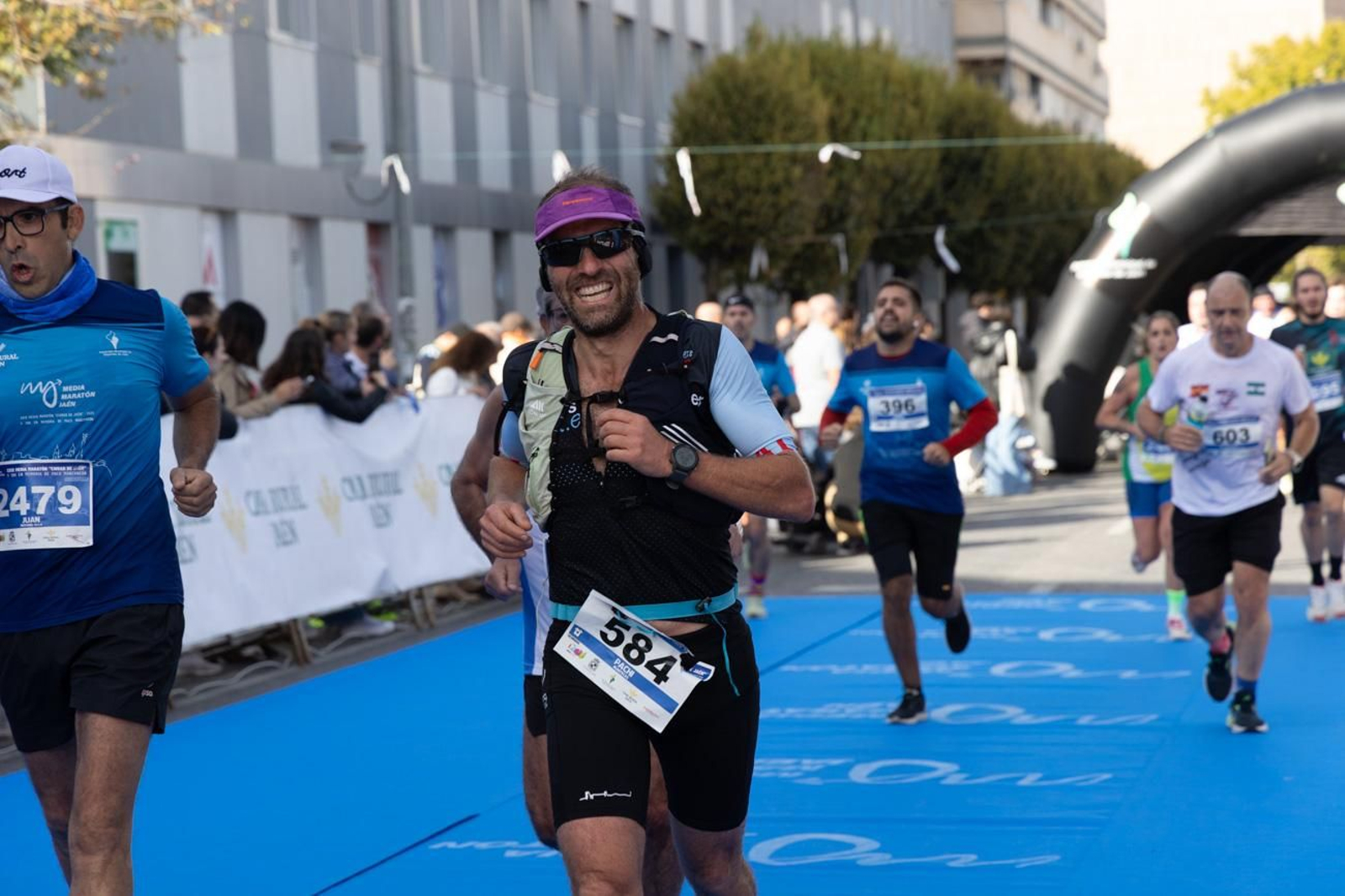 En imágenes: multitudinaria e histórica XXIX Media Maratón 'Ciudad de Jaén' y 10k en memoria de Paco Manzaneda