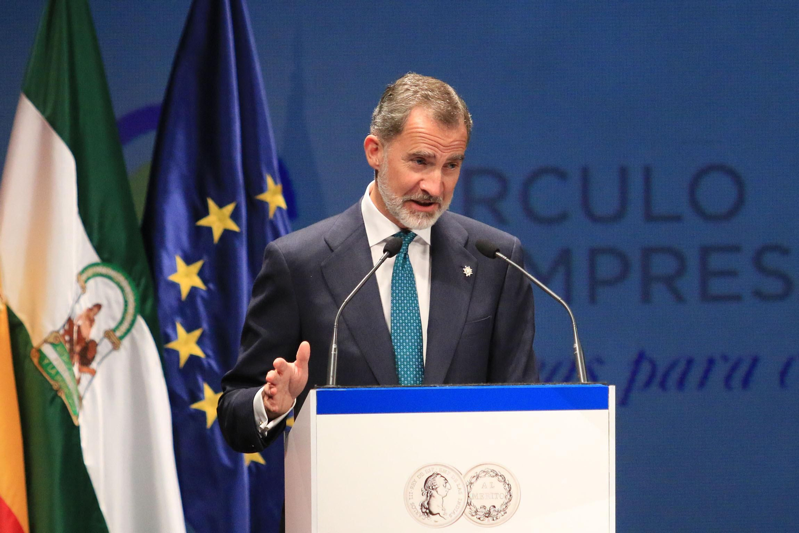 Fotogalería 'El Rey entrega el premio Reino de España a la Trayectora Empresarial a Paco Cosentino'