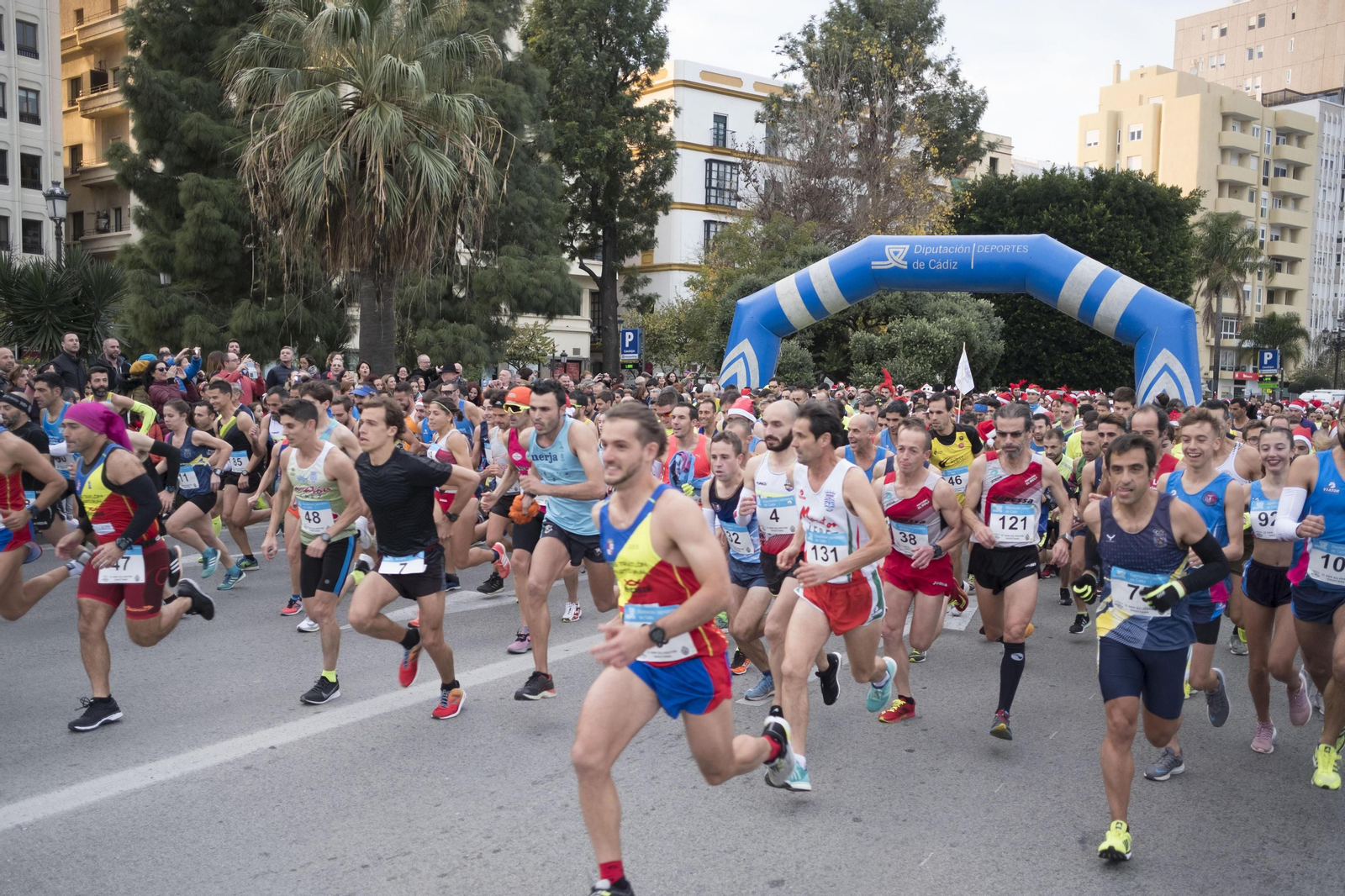 Las imágenes de la segunda edición de la San Silvestre gaditana