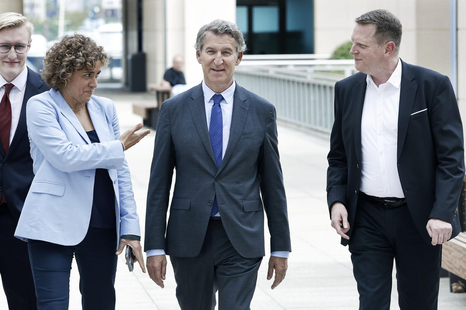 El presidente del PP, Alberto Núñez Feijóo, antes de participar en un acto del Partido Popular Europeo en Barcelona.