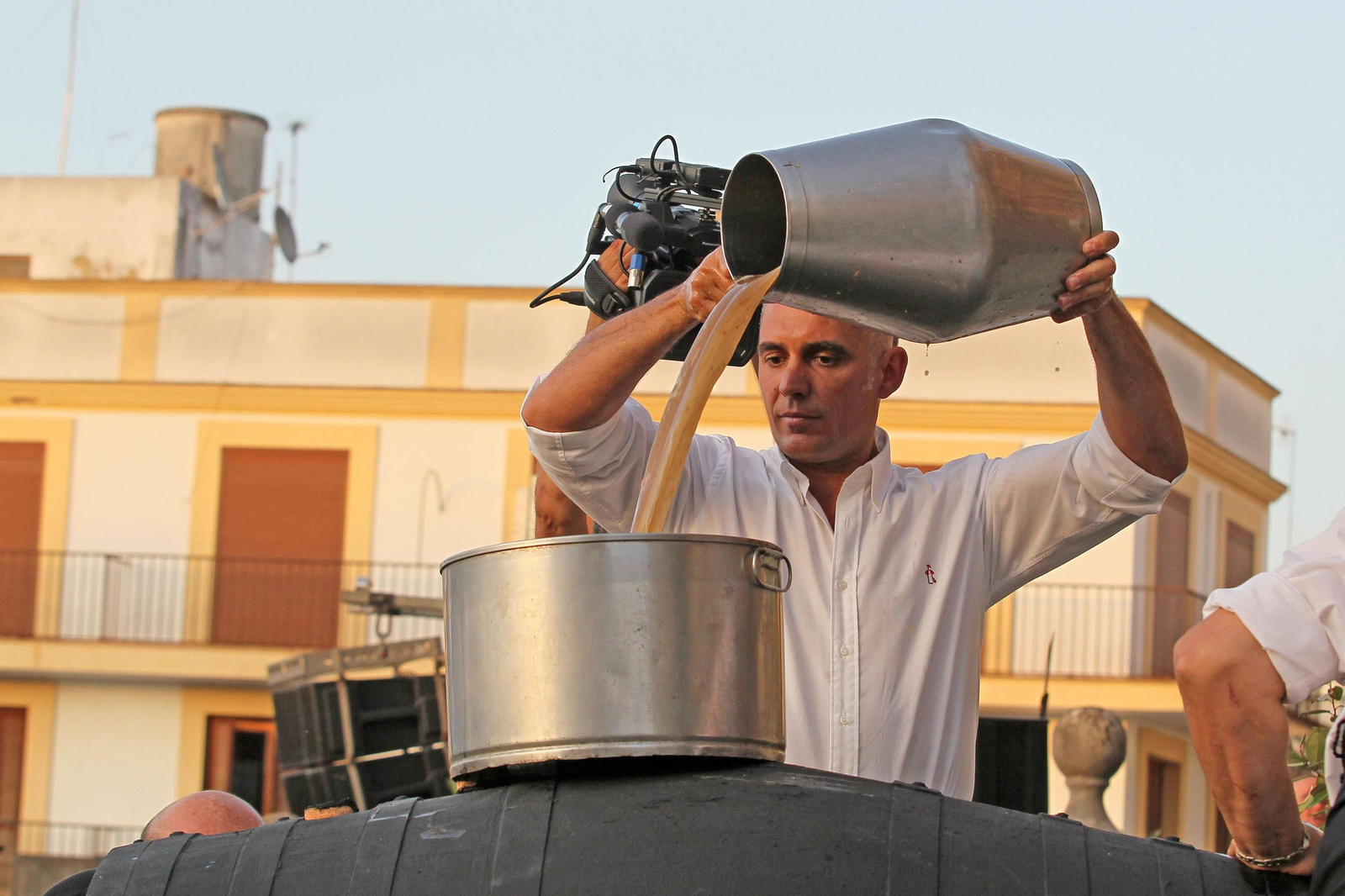 Imágenes de la pisa de la uva en la Catedral