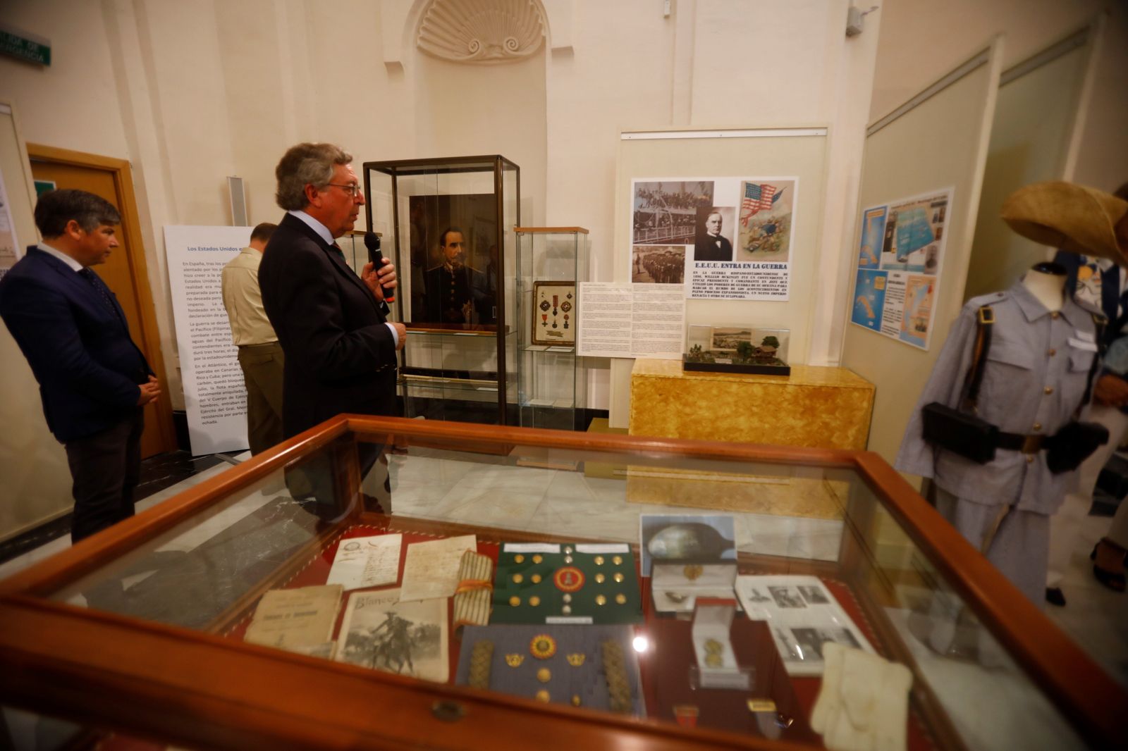 La exposición 'Cuba, Puerto Rico y Filipinas, 1492-1898 cuatro siglo de gestas en ultramar', en imágenes