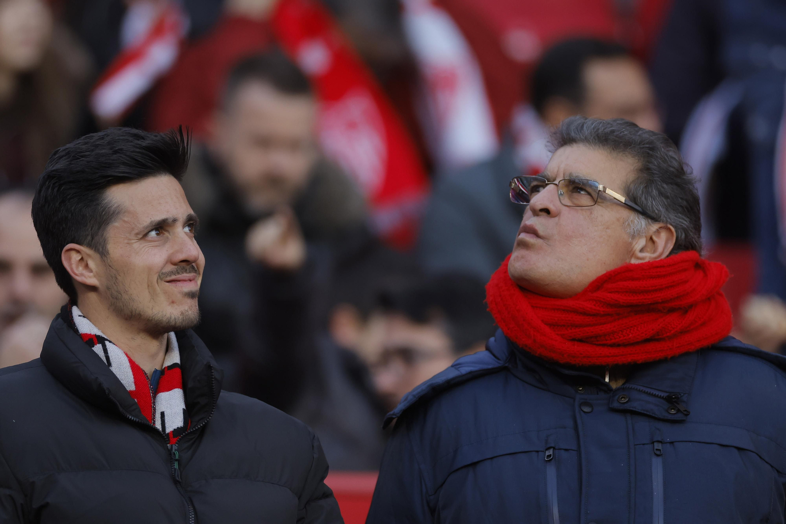 Búscate en las fotos del Sevilla-Elche