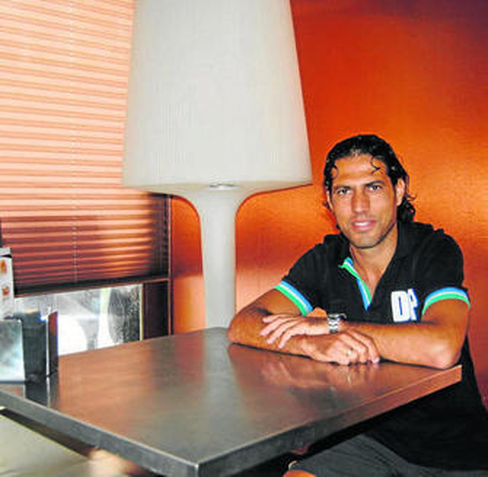 José Ortiz Bernal, en el 'Café del Arte' tras la tertulia de 'Onda Cero' y 'Diario de Almería'.