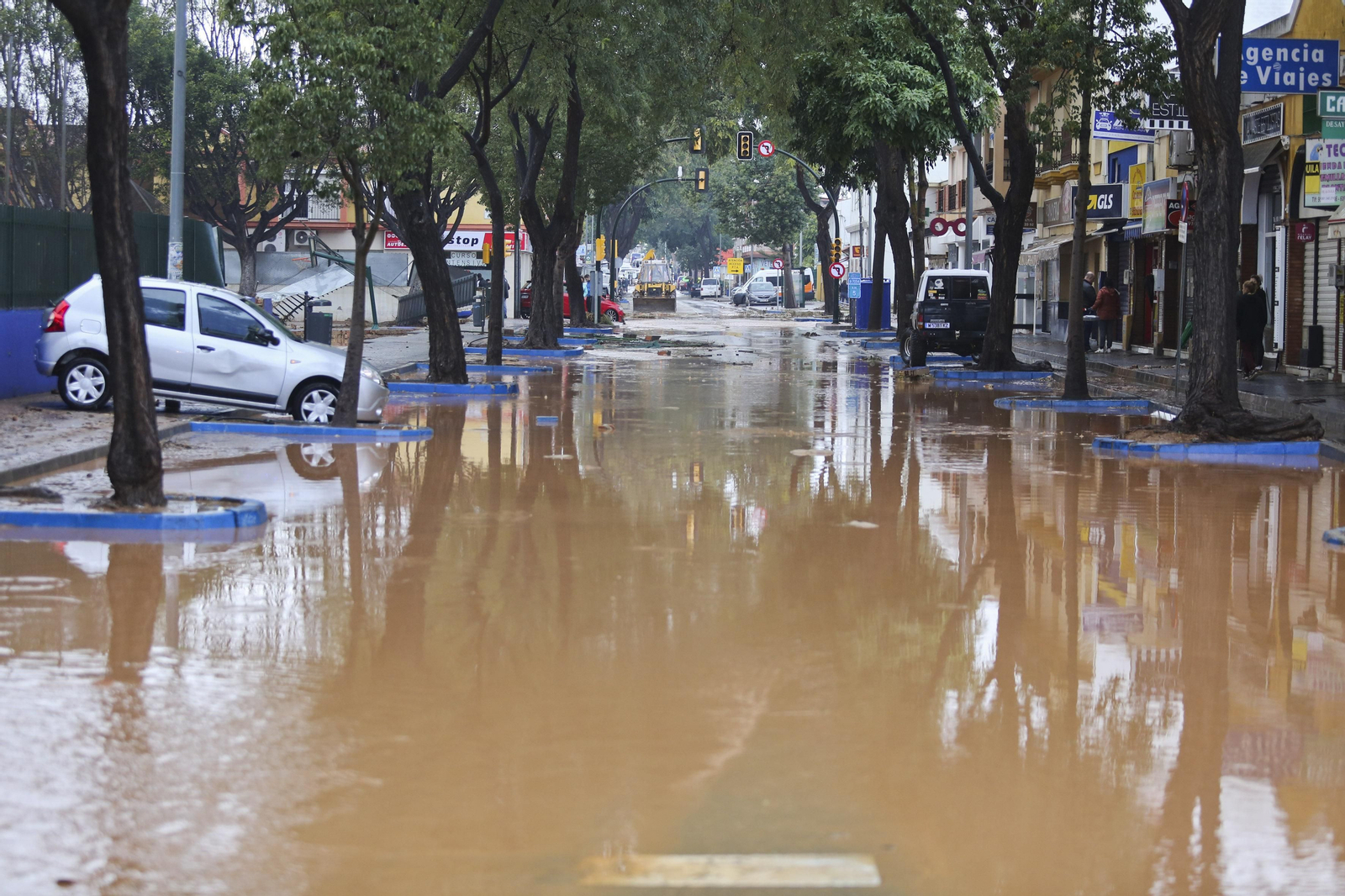 Las fotos de Campanillas inundada por el desbordamiento del río