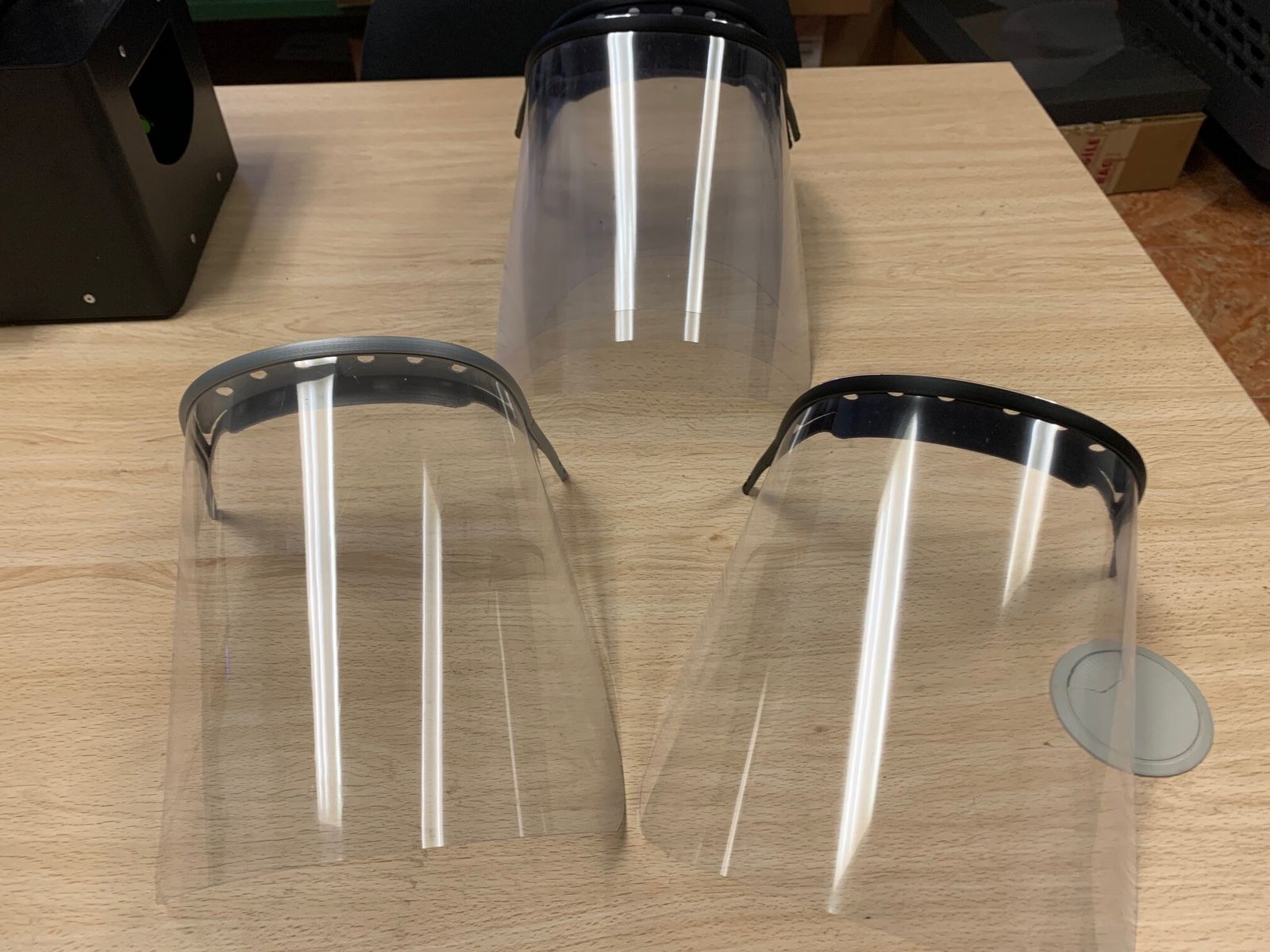 Algunas de las máscaras de protección facial contra el coronavirus fabricadas en el Arsenal de La Carraca.