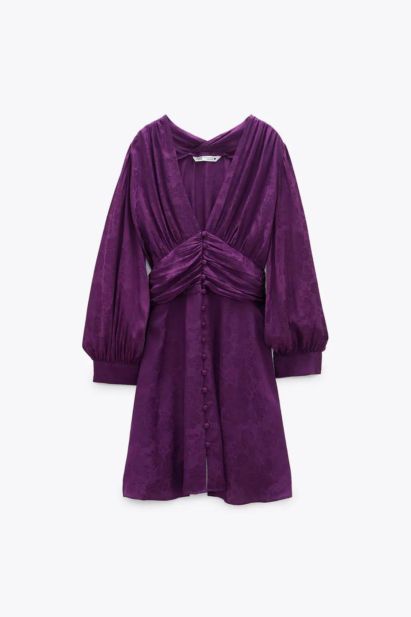 Vestido morado con mangas abullonadas de Zara.