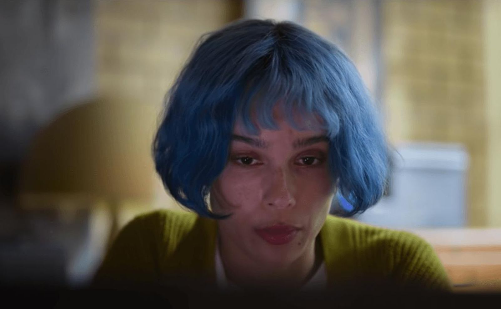 Zöe Kravitz, heroína urbana contra el poder corporativo del algoritmo.