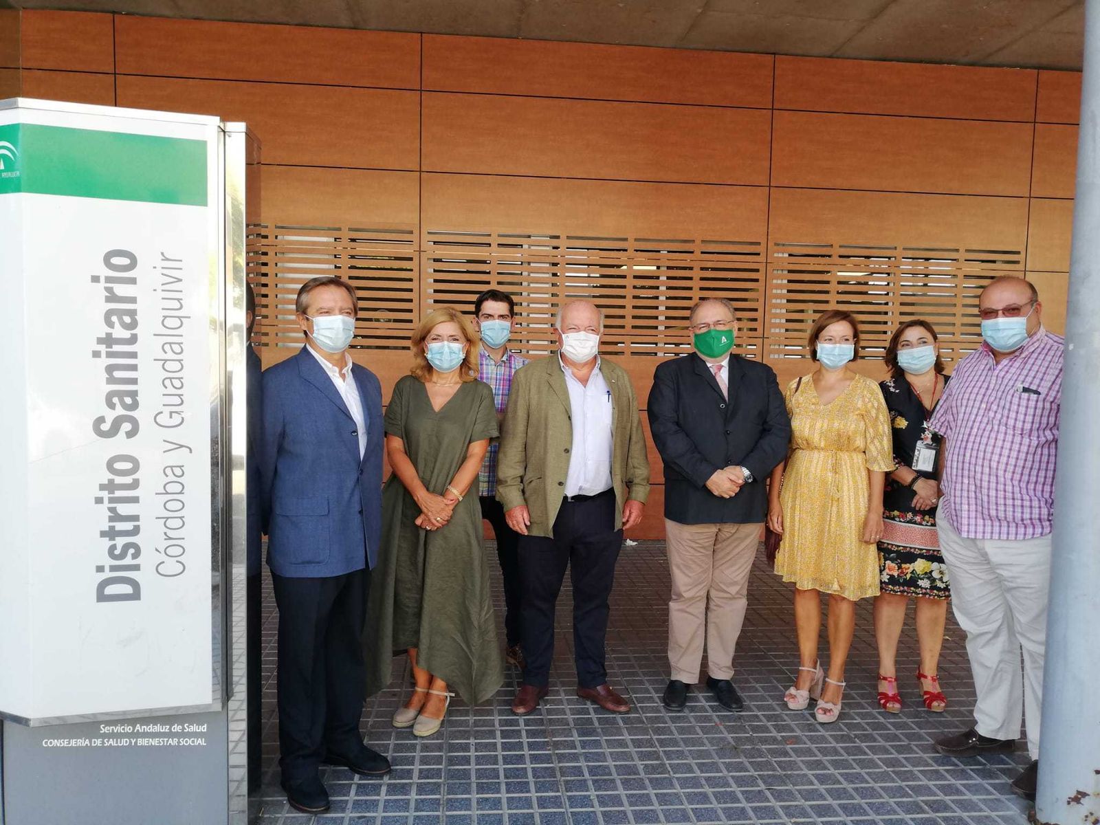 Participantes en la reunión con el nuevo gerente del distrito.