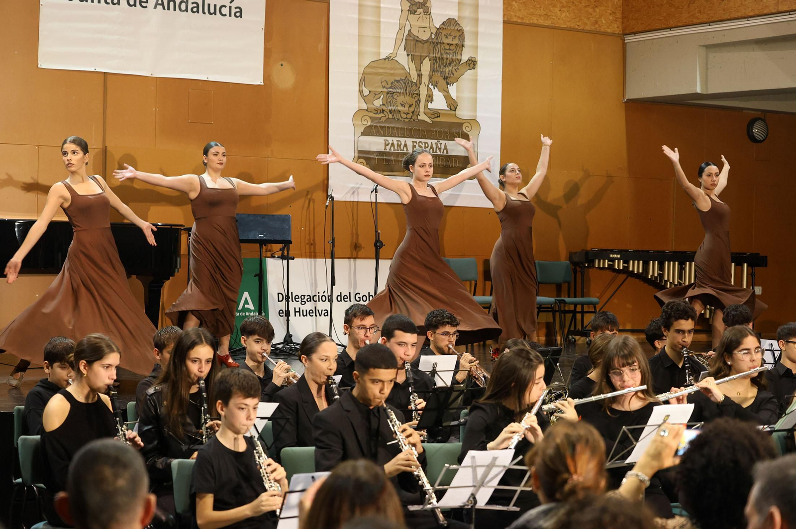 Imágenes del concierto del Conservatorio Profesional de Música 'Javier Perianes' con motivo de la celebración del Día de la Bandera de Andalucía