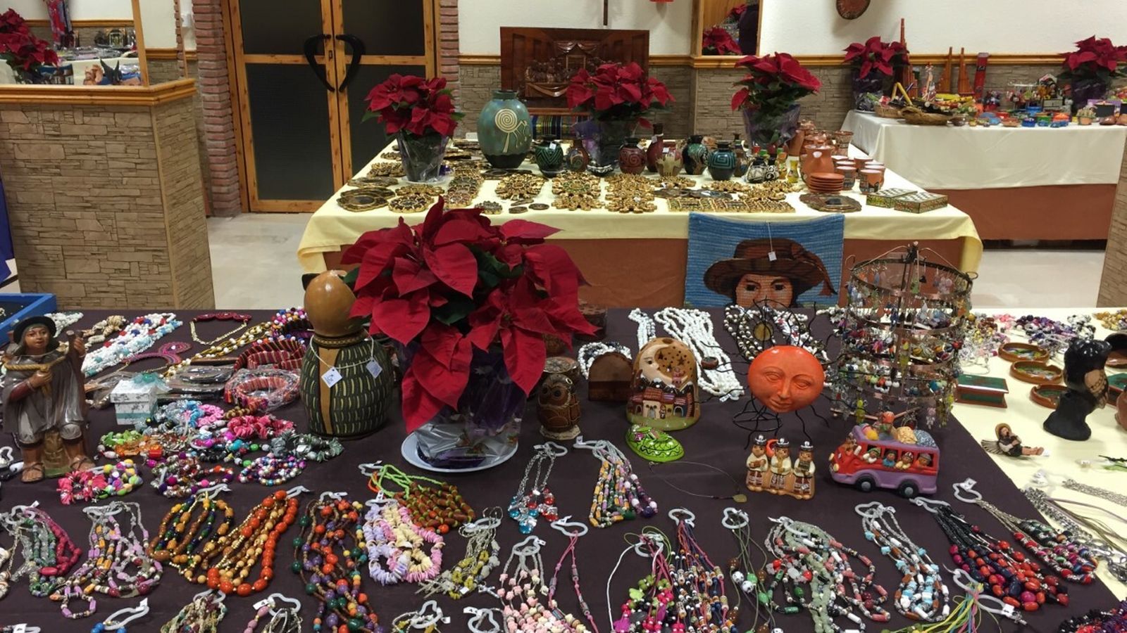 Mercadillo benéfico en Alhaurín de la Torre.