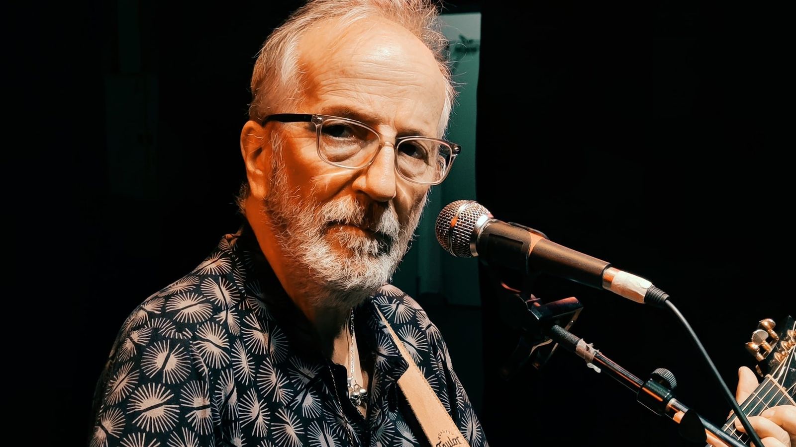 Pancho Varona, una de las grandes figuras del pop y rock español.