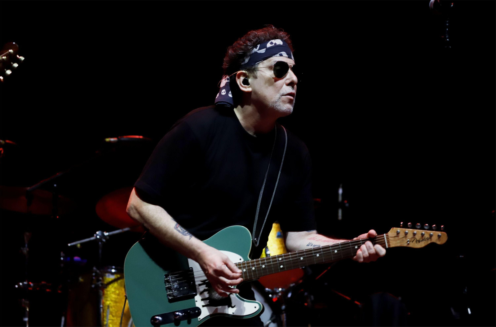 El artista argentino Andrés Calamaro durante un concierto en una fotografía de archivo. El artista argentino Andrés Calamaro durante un concierto en una fotografía de archivo.