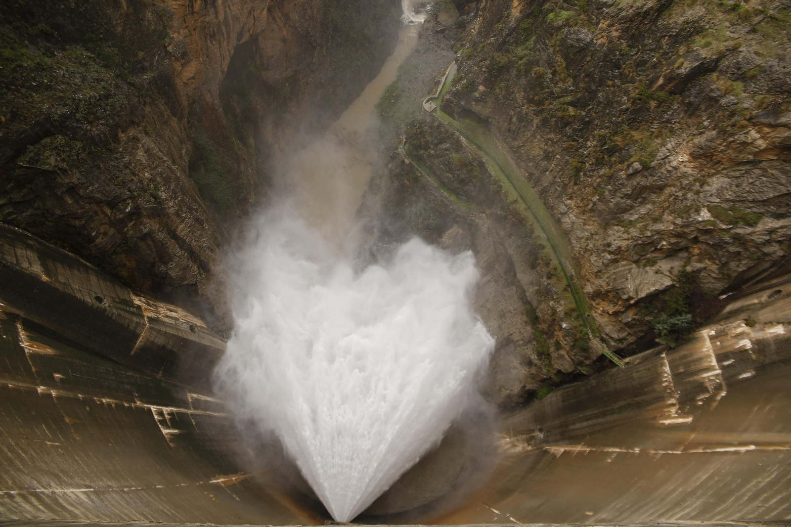 Imagen de archivo del embalse de Quéntar.