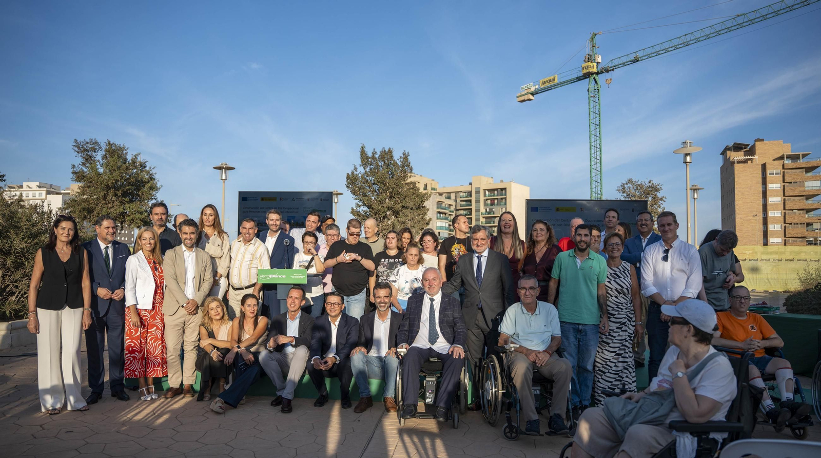 Las imágenes de la primera piedra del centro de día ocupacional Juan Goytisolo de Verdiblanca en Almería