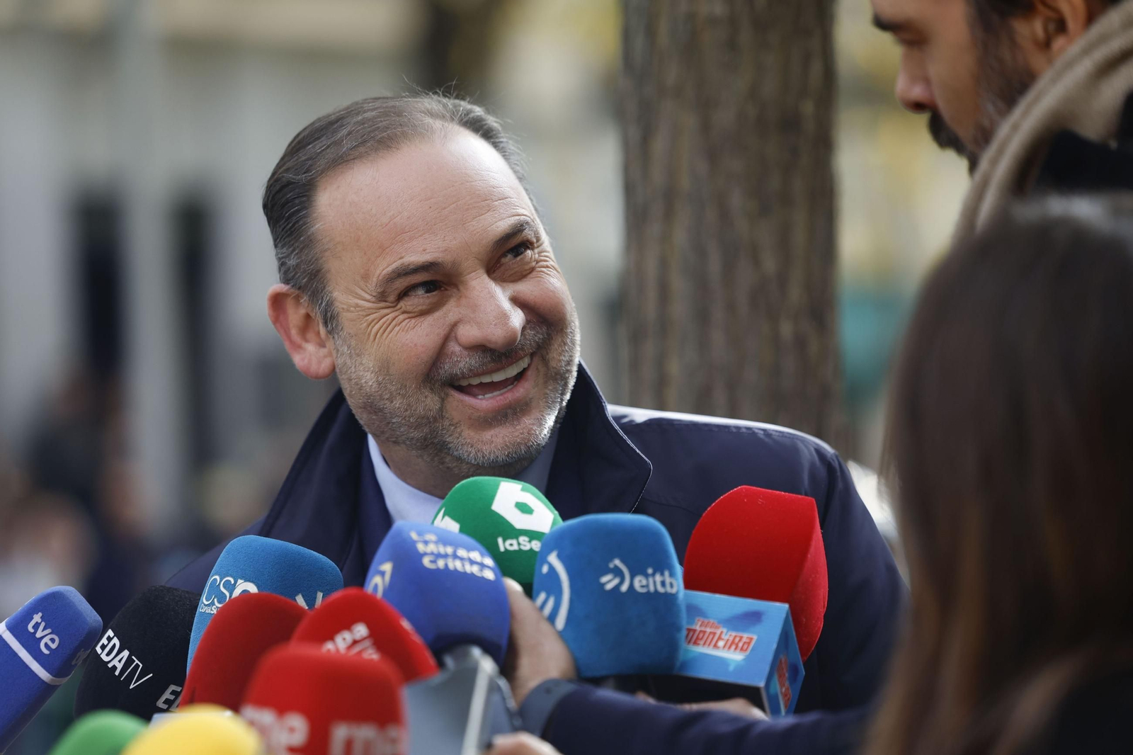 José Luis Ábalos atiende a los medios a su salida del Tribunal Supremo tras declarar voluntariamente ante el juez. José Luis Ábalos atiende a los medios a su salida del Tribunal Supremo tras declarar voluntariamente ante el juez.