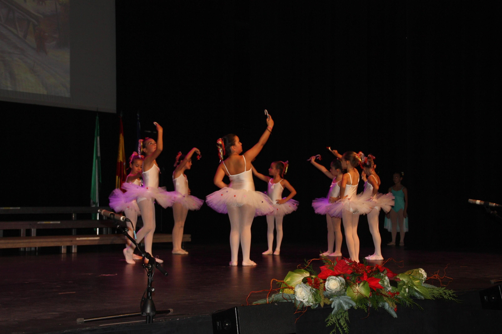 El Sek Alborán recauda 2.000 euros para Cruz Roja en su Festival de Navidad