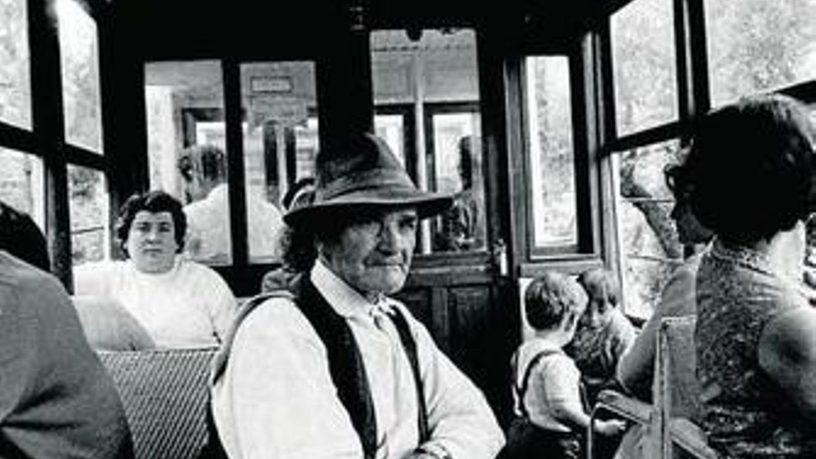 Imagen de archivo de los pasajeros del tranvía de la Sierra.