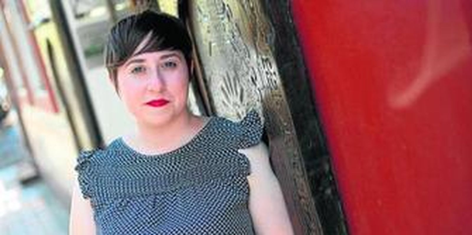 Elena Medel (Córdoba, 1985) acaba de reunir también todos sus poemas en 'Un día negro en una casa de mentira', libro editado por Visor.