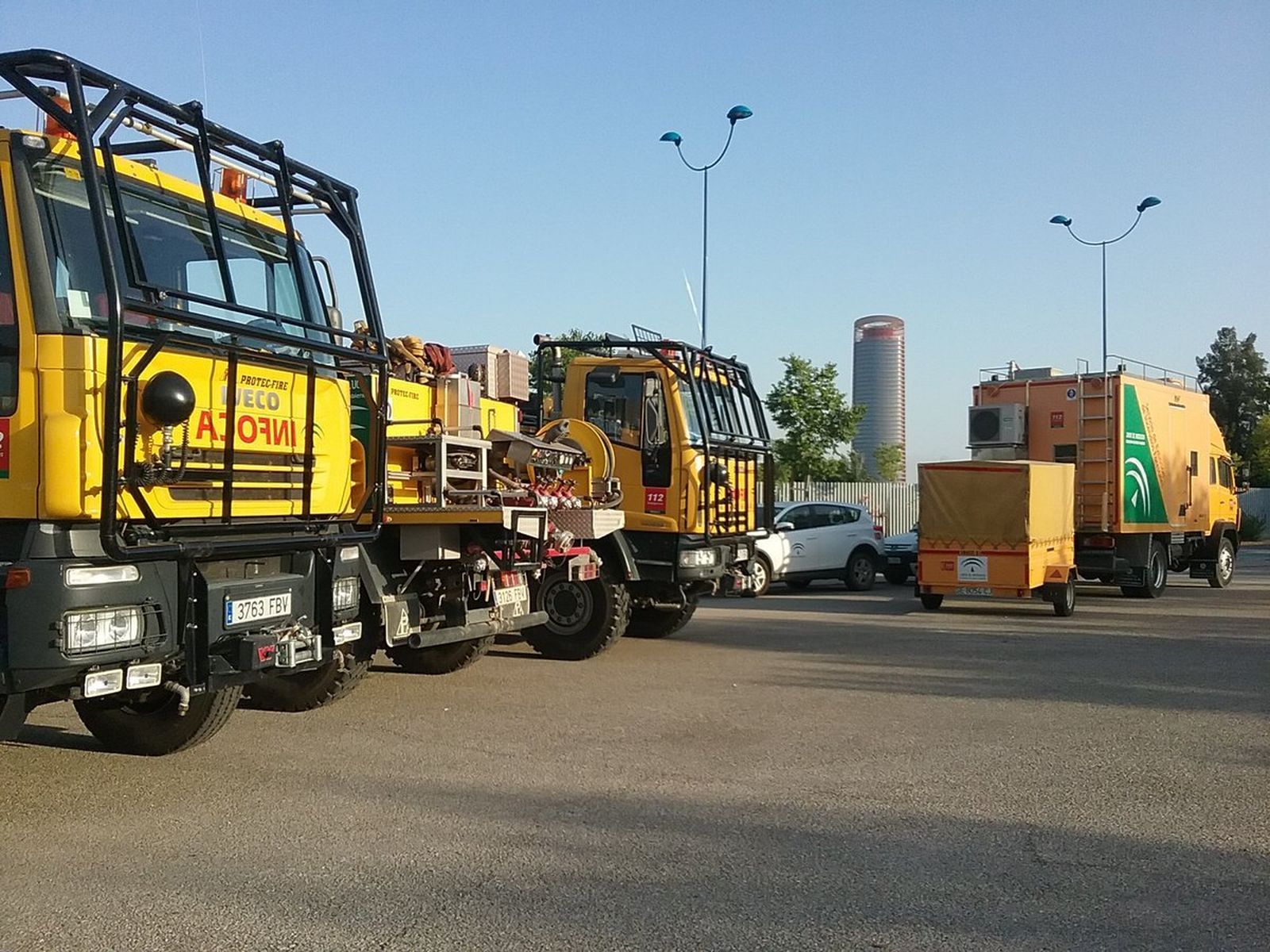 Algunos de los camiones que el Infoca envía a Portugal.