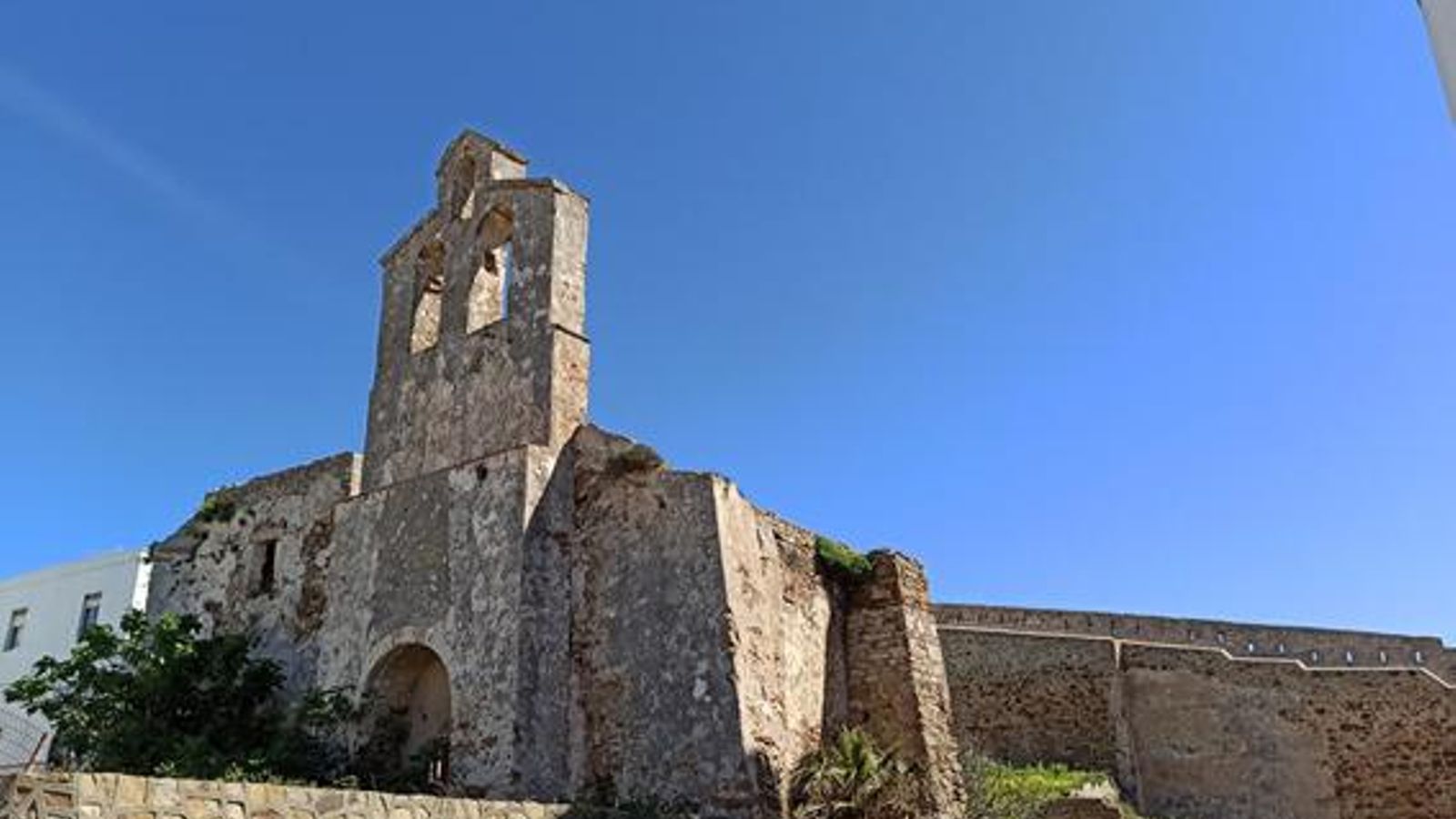 La iglesia de Santiago.