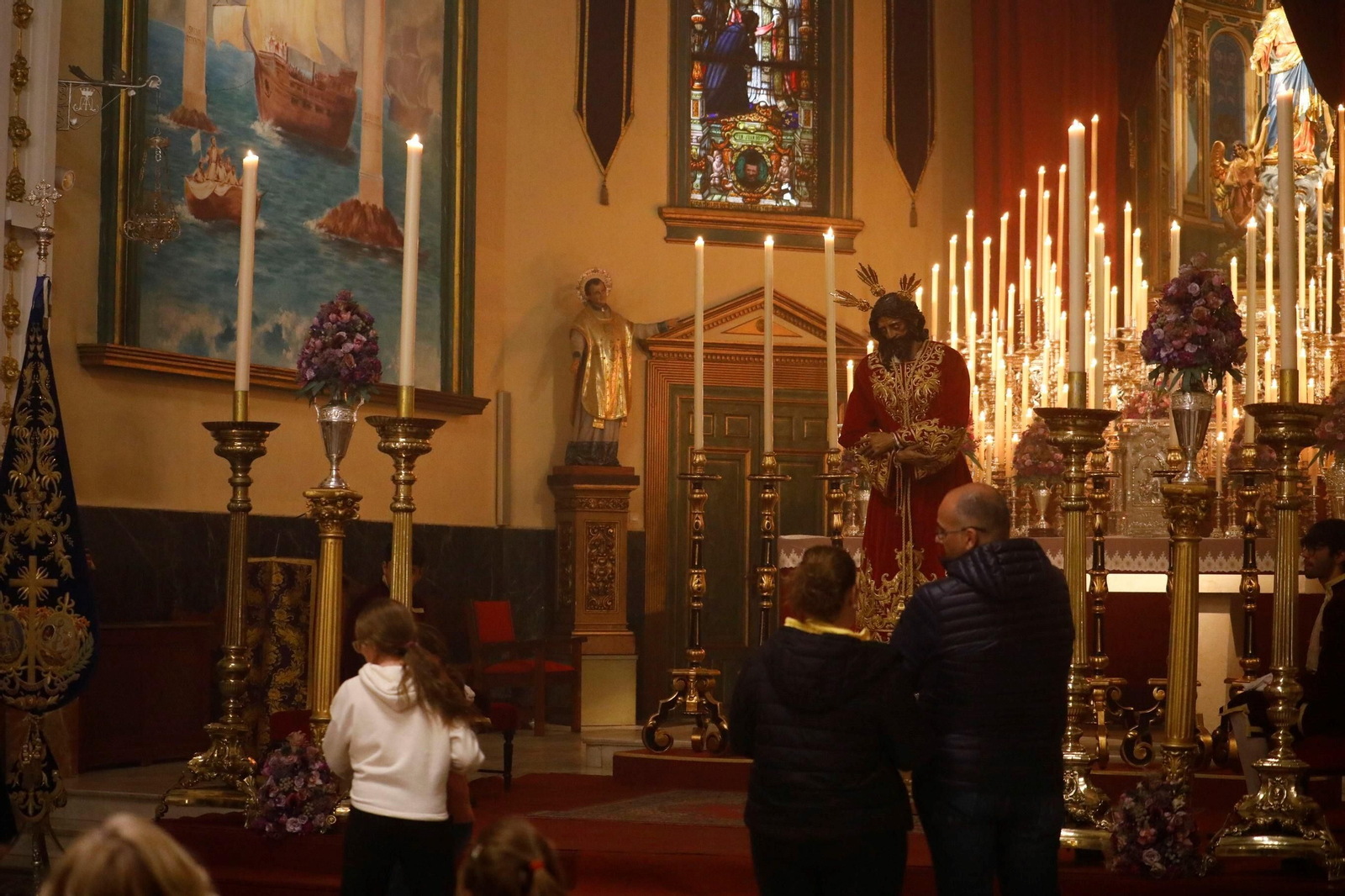 El besapiés del Señor del Prendimiento de Córdoba, en imágenes