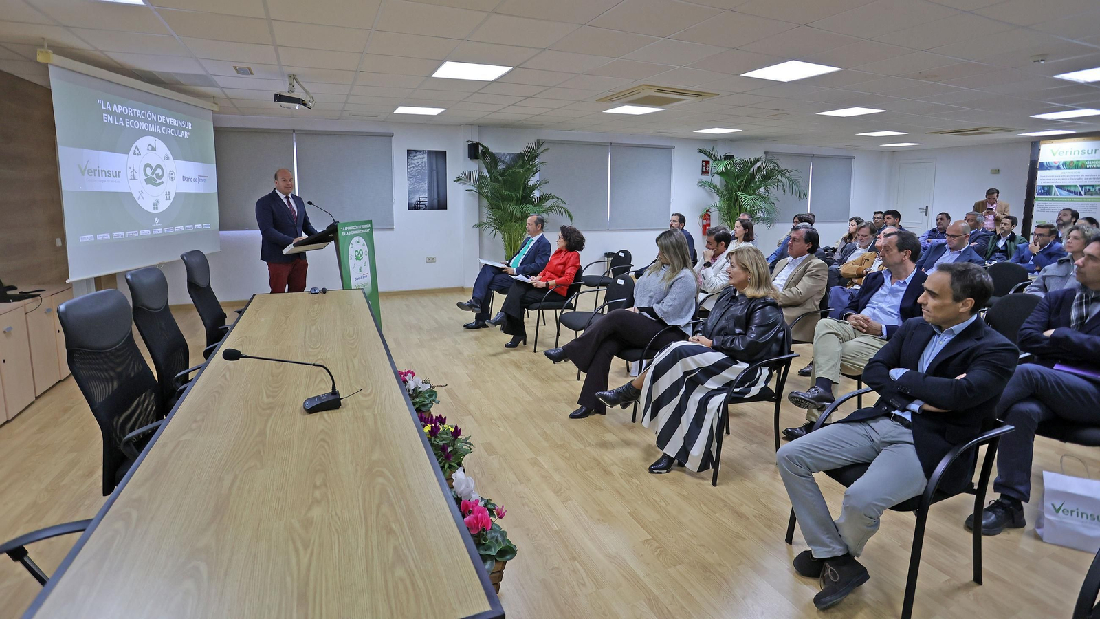 Imágenes de la jornada 'La aportación de Verinsur a la economía circular'