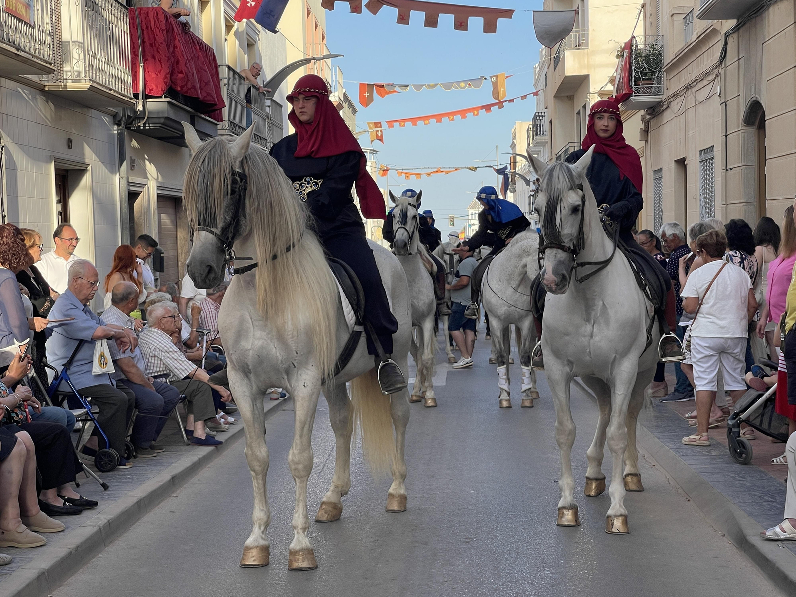 El desfile de Moros y Cristianos de Vera, en imágenes