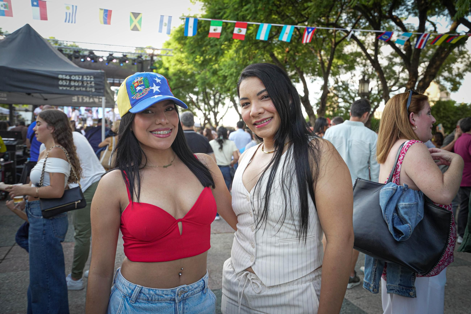 Imágenes de la fiesta Alma Hispana y la Noche Azul y Blanca en Jerez