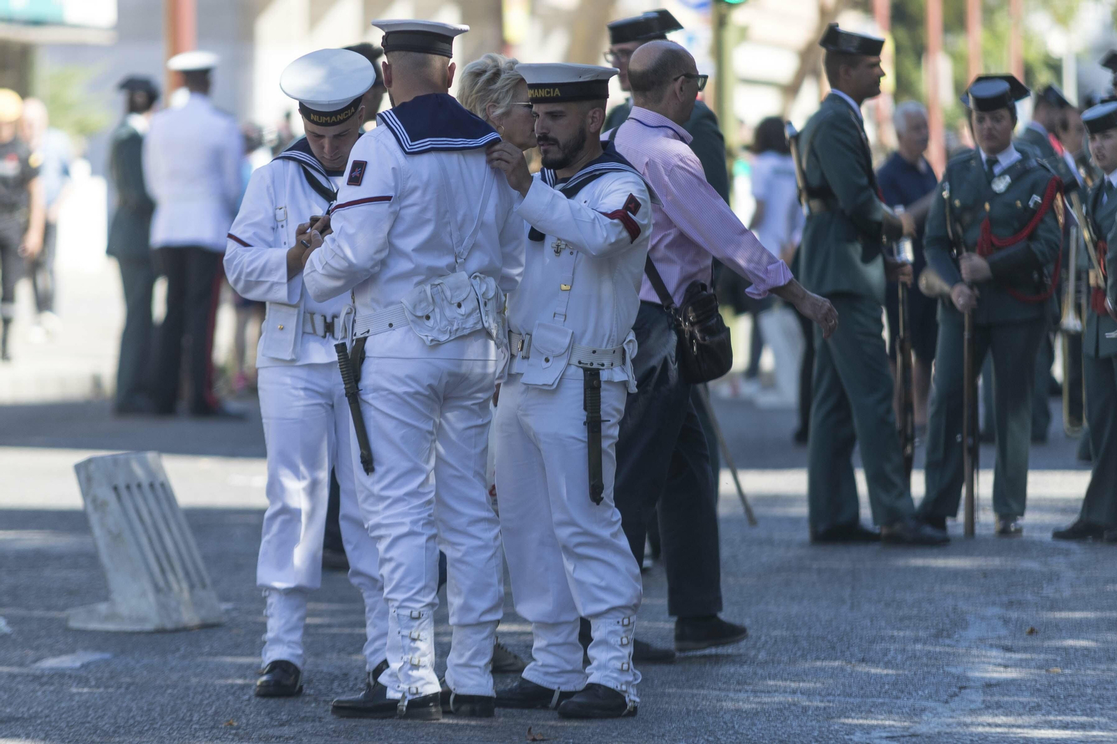 Las imágenes del desfile del Día de las Fuerzas Armadas en Sevilla