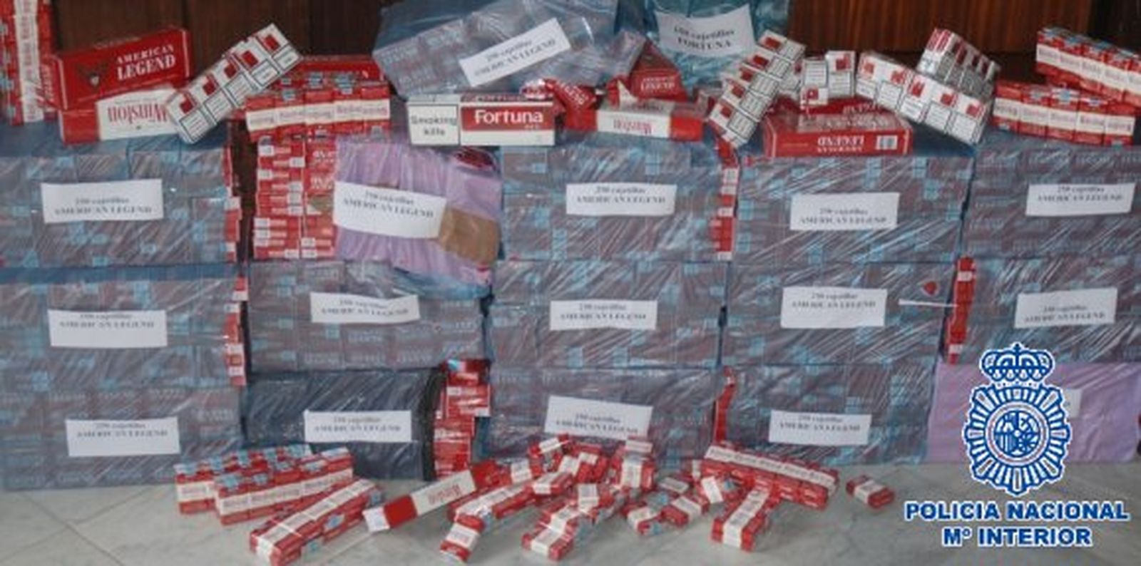 La Policía Nacional confisca en Jerez un alijo con 4.360 cajetillas de tabaco