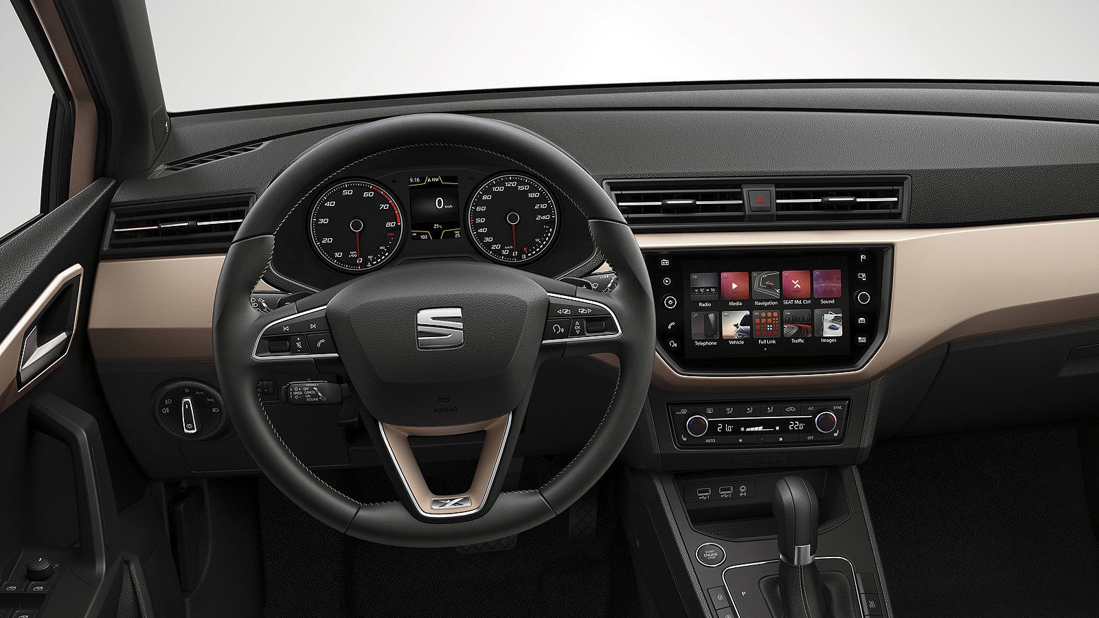 Incorpora Android Auto y Apple Car Play.