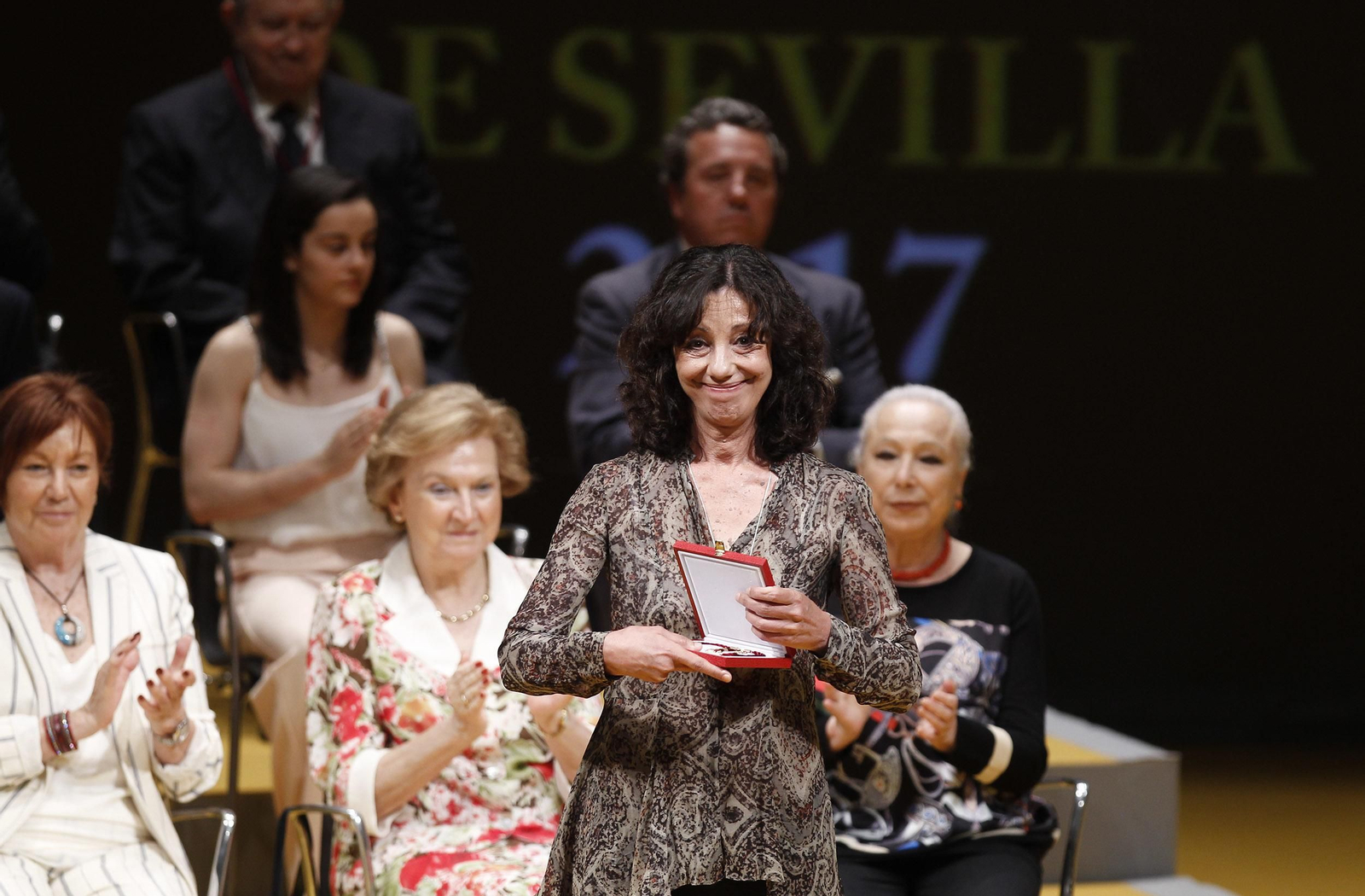 La entrega de las medallas de Sevilla, en imágenes