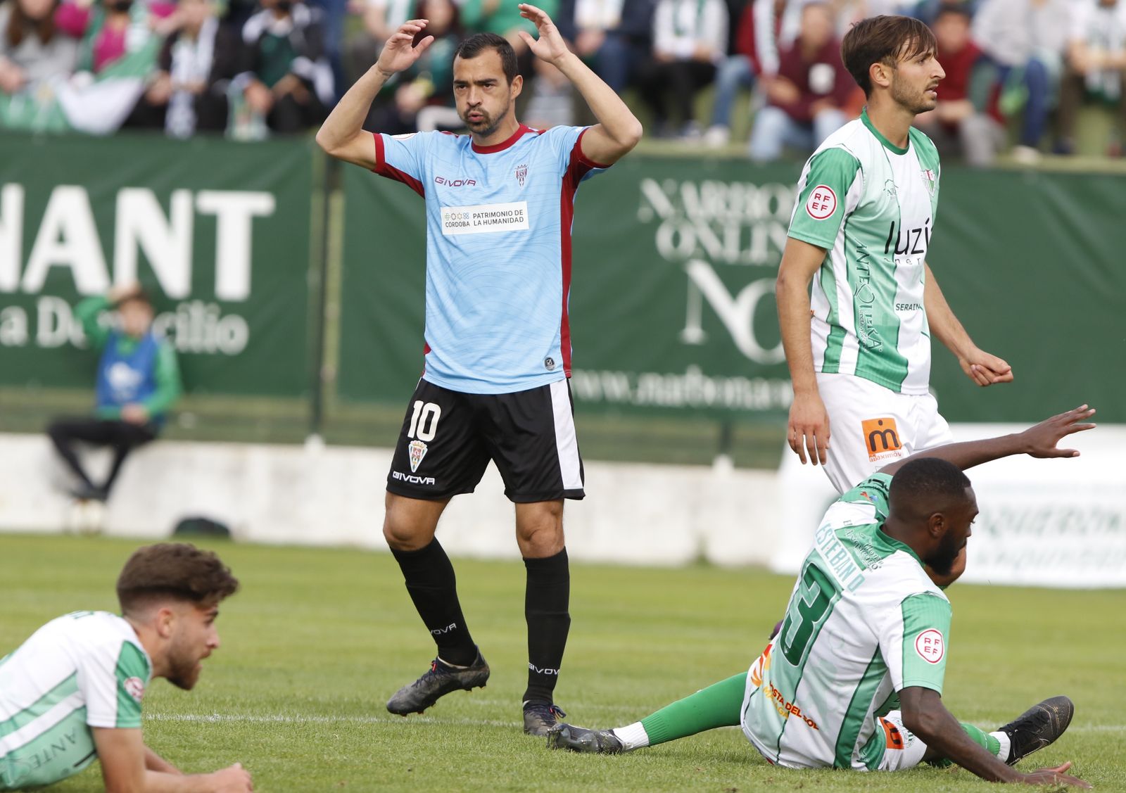 La victoria del Córdoba CF ante el Antequera, en imágenes
