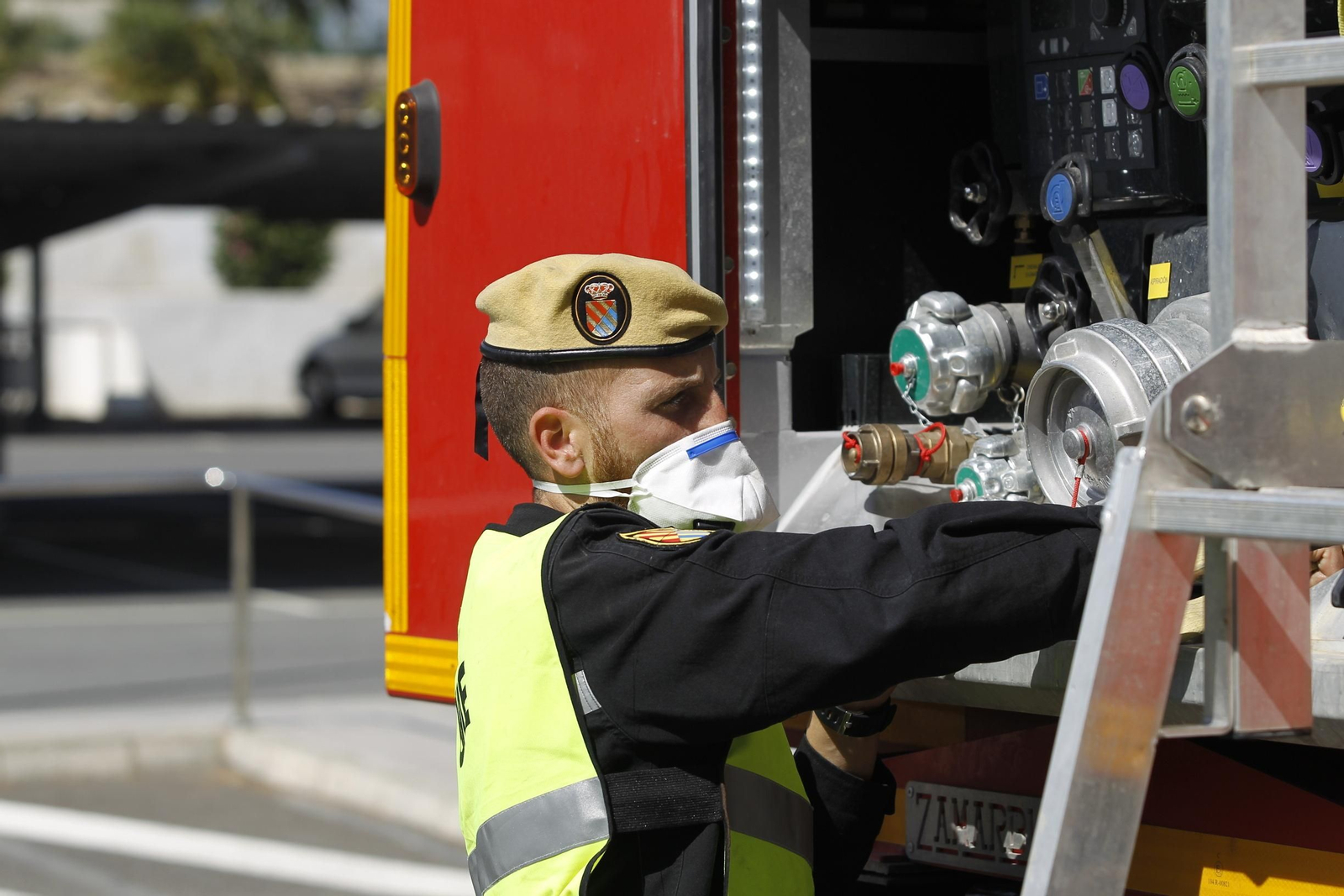 Fotogalería actuación INFOCA y UME por el coronavirus en Almería. Covid-19
