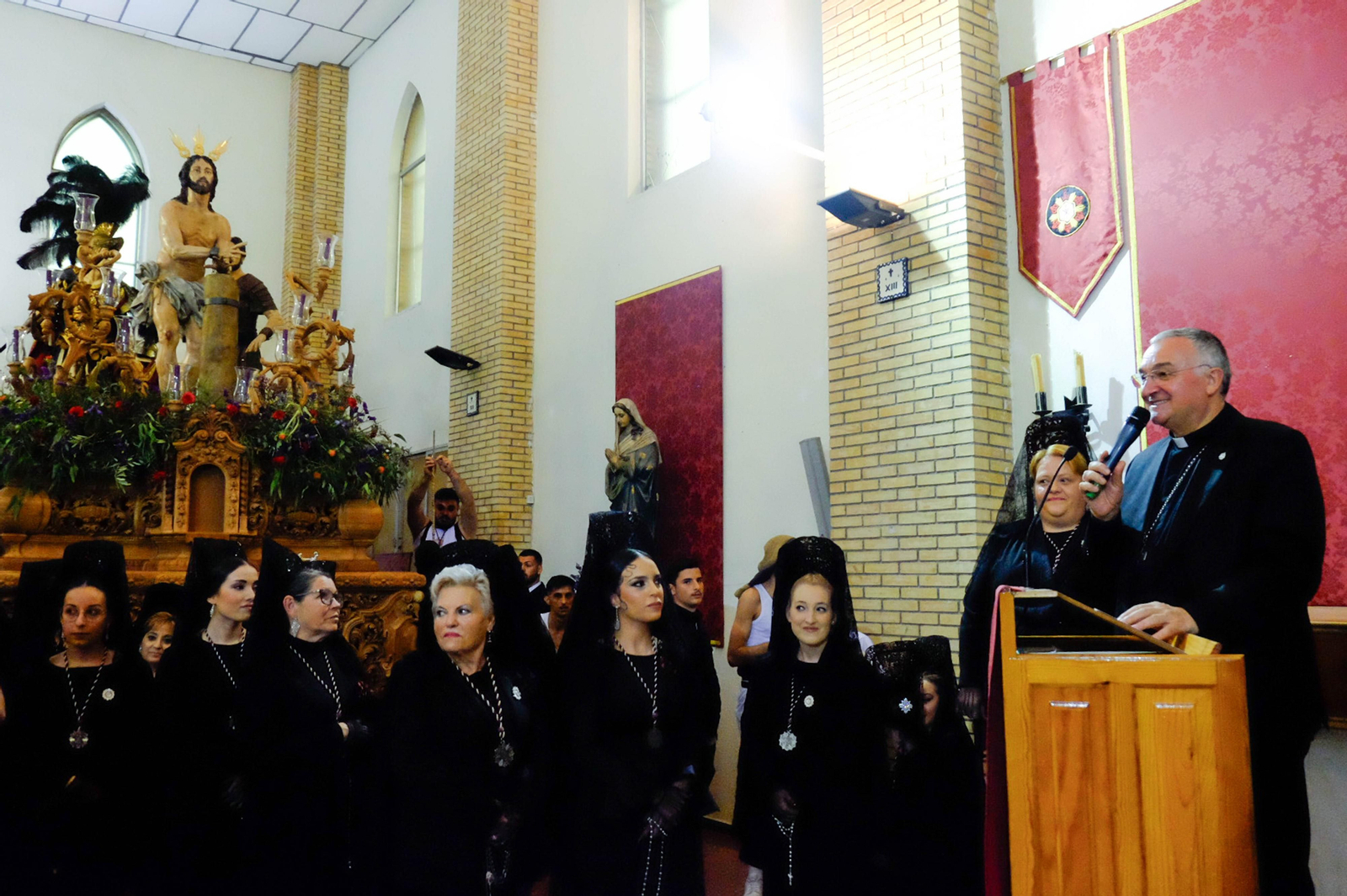 Fervor en las calles al paso de la Unión
