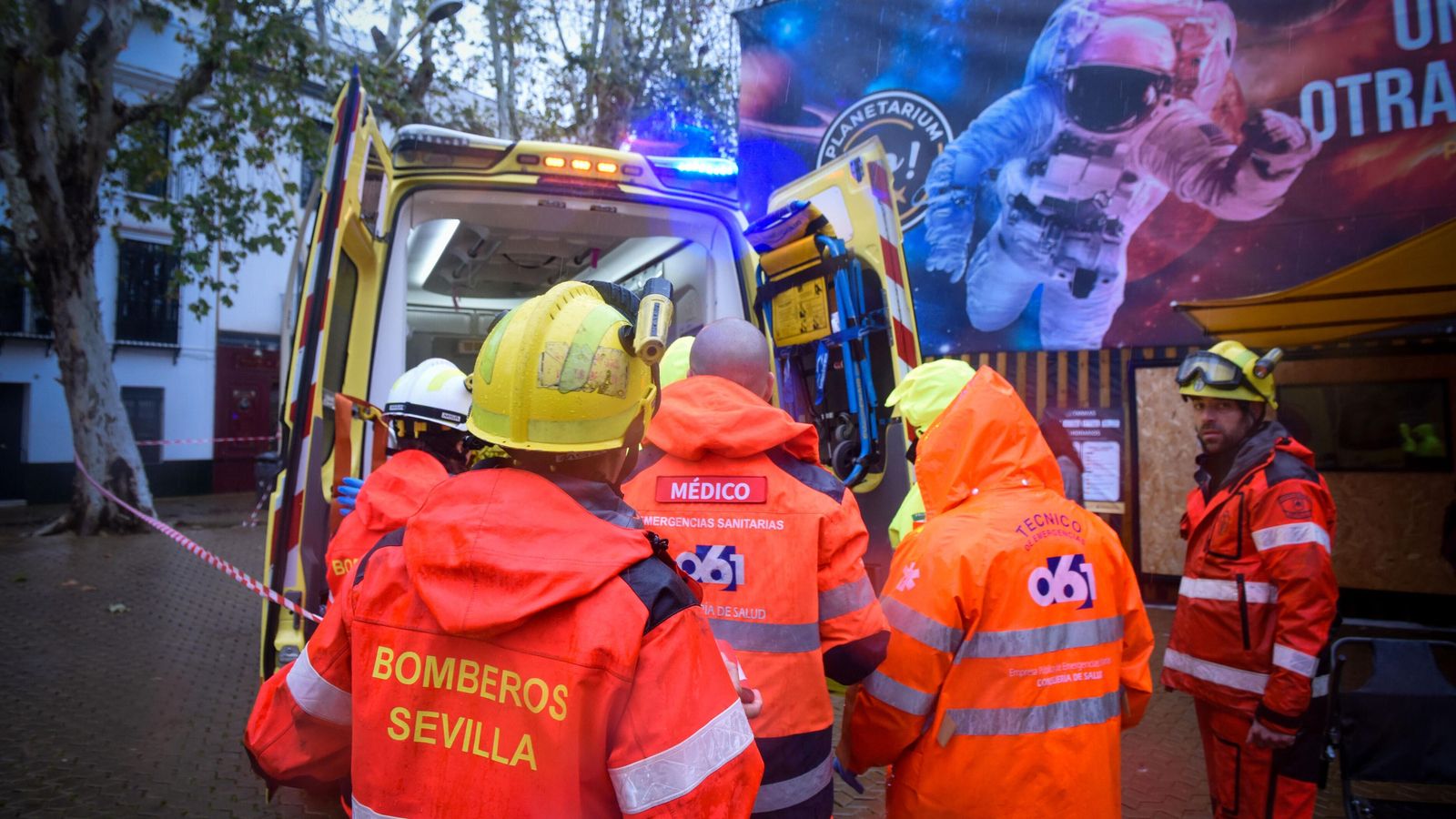 Traslado de una de las menores.