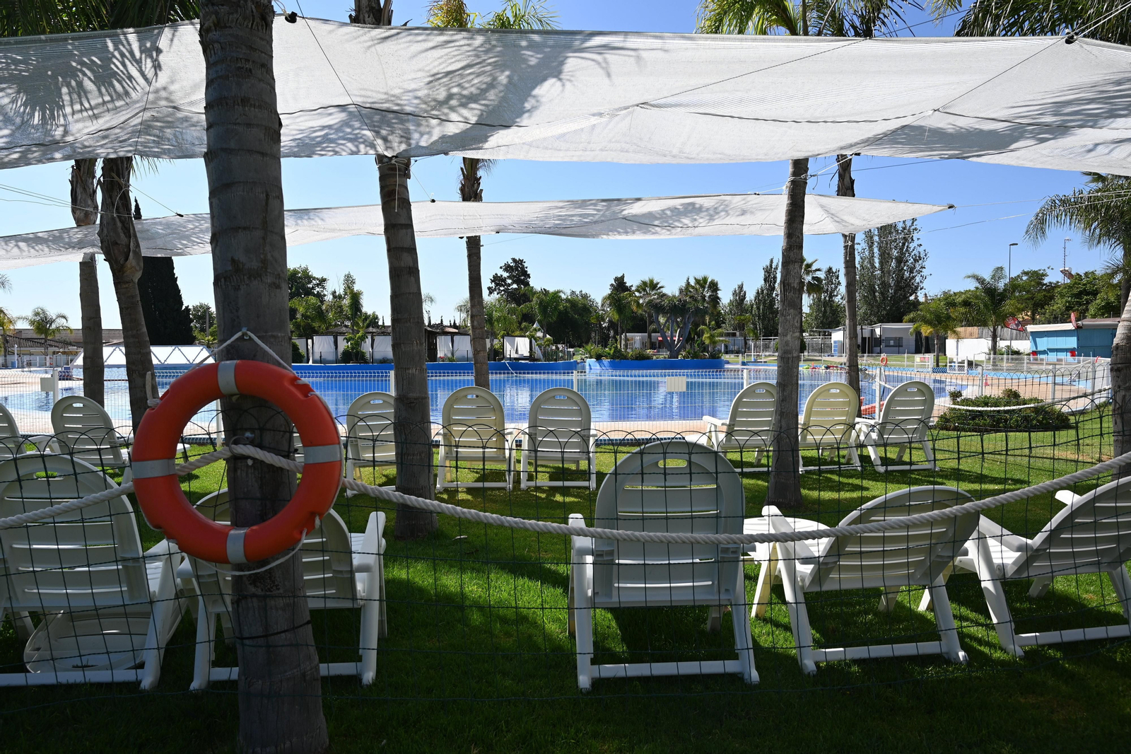 Apertura de piscinas en Arena Village