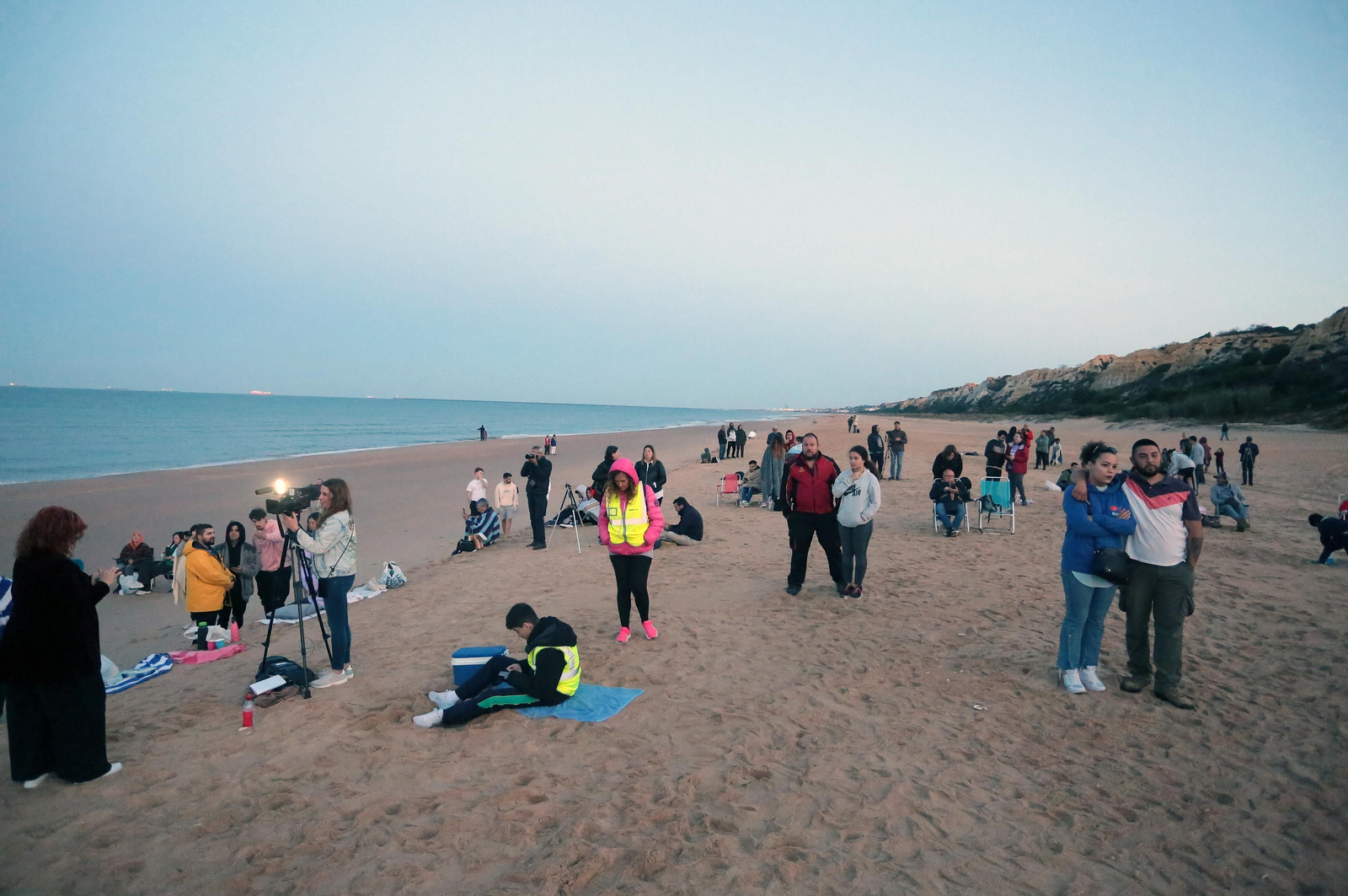 Imágenes del ambiente para ver el lanzamiento del cohete Miura 1