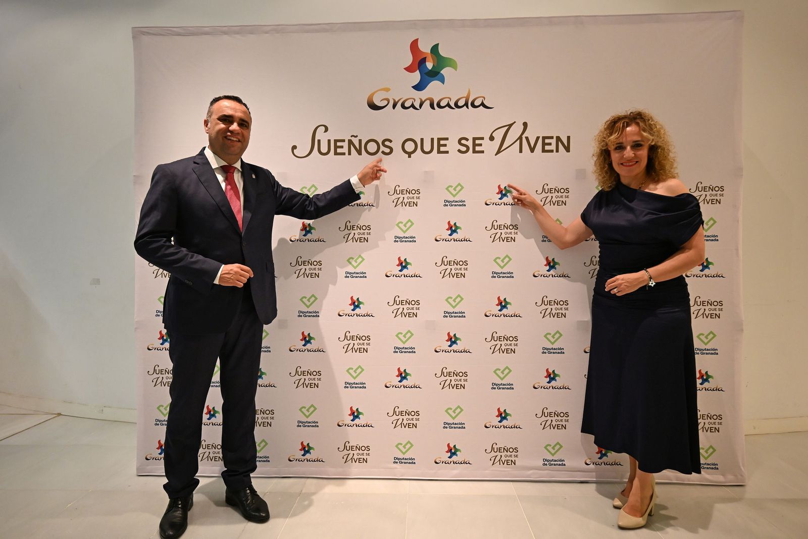 Francis Rodríguez, junto a Marta Nievas.