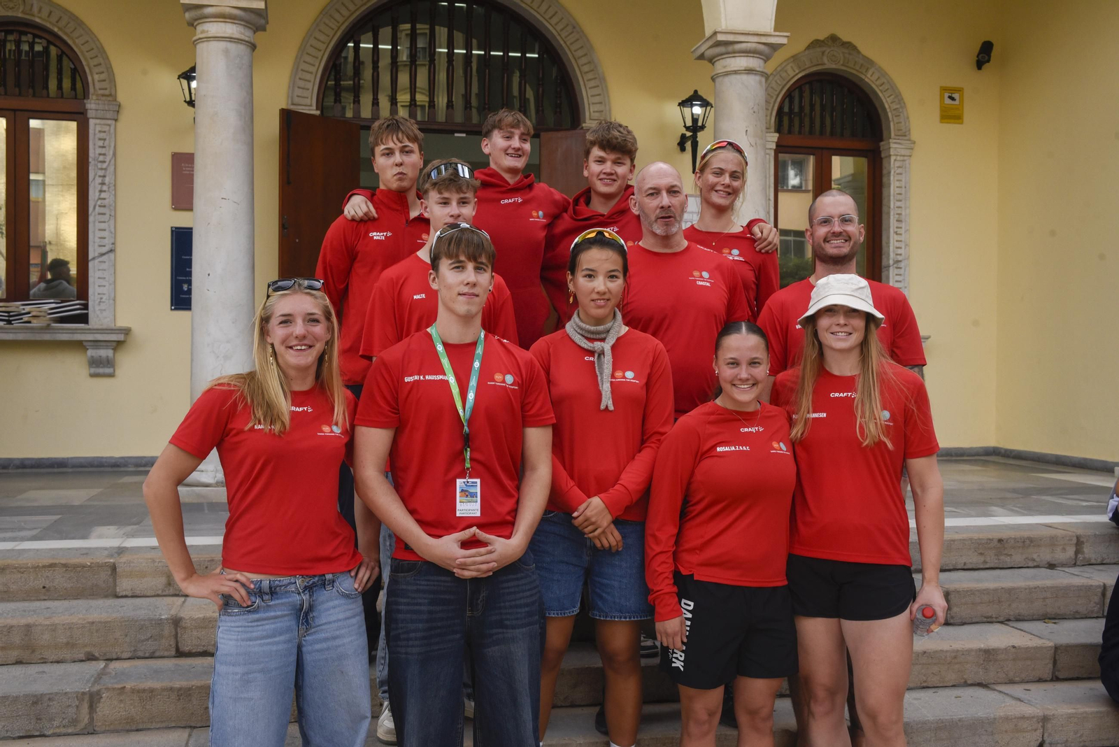 Las fotos del desfile de participantes de la Copa de la Juventud Europea de remo beach sprint de La Línea