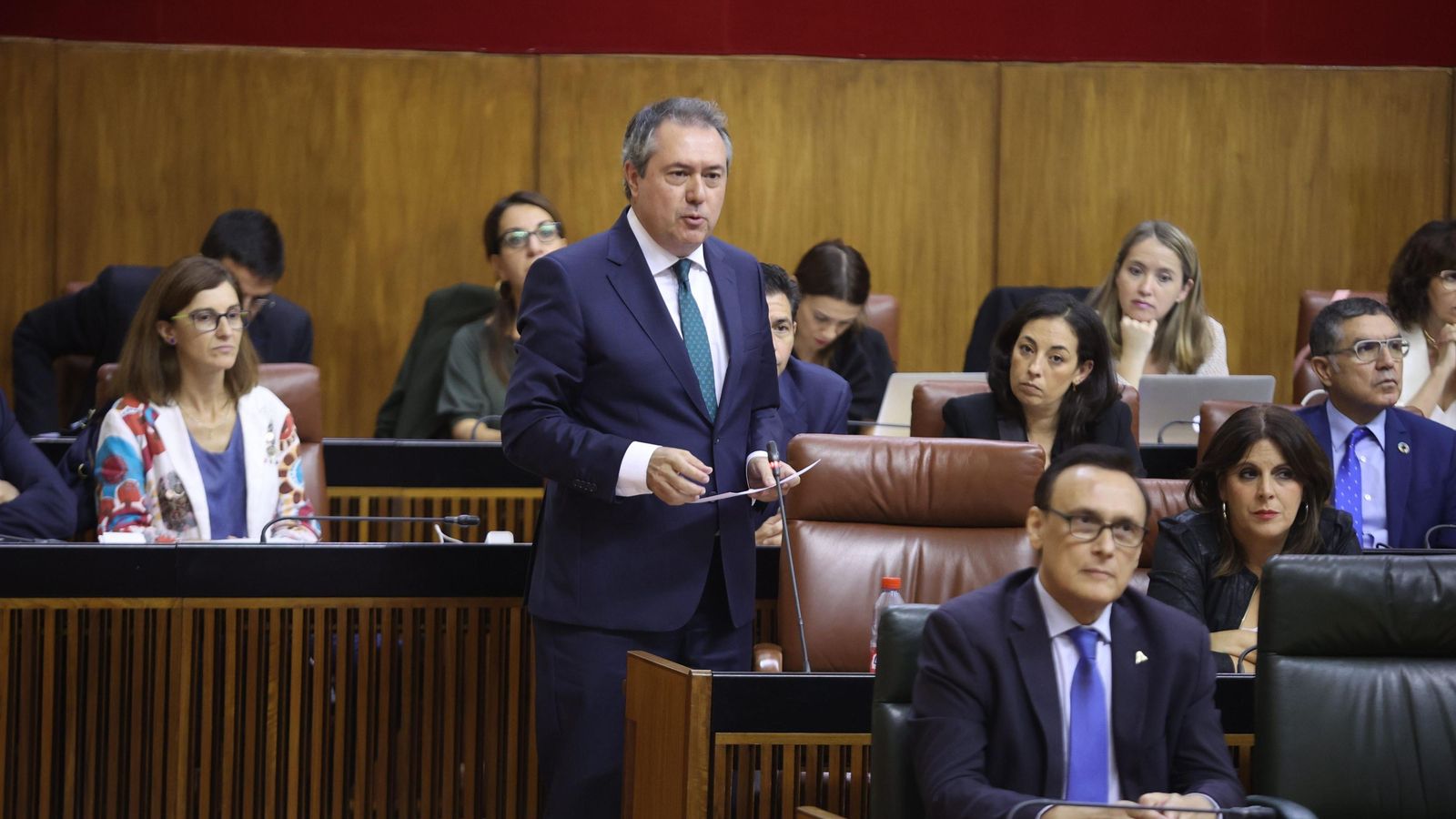 El presidente del Grupo Socialista, Juan Espadas, durante su intervención en el Pleno.