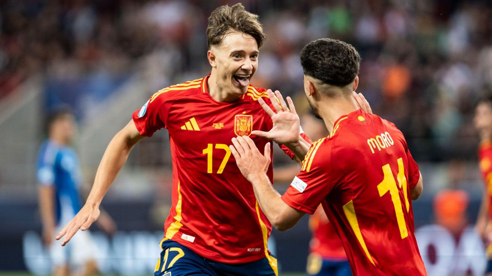 Jesús Rodríguez celebra con Raúl Moro su gol ante Italia en el Europeo sub 21. Jesús Rodríguez celebra con Raúl Moro su gol ante Italia en el Europeo sub 21.
