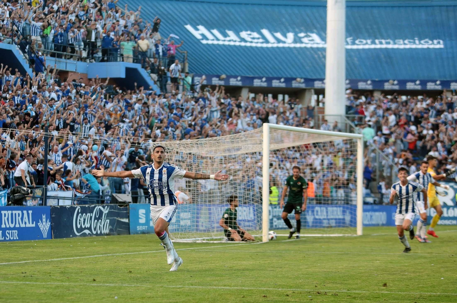 Las imágenes del ascenso del Recre a Primera RFEF