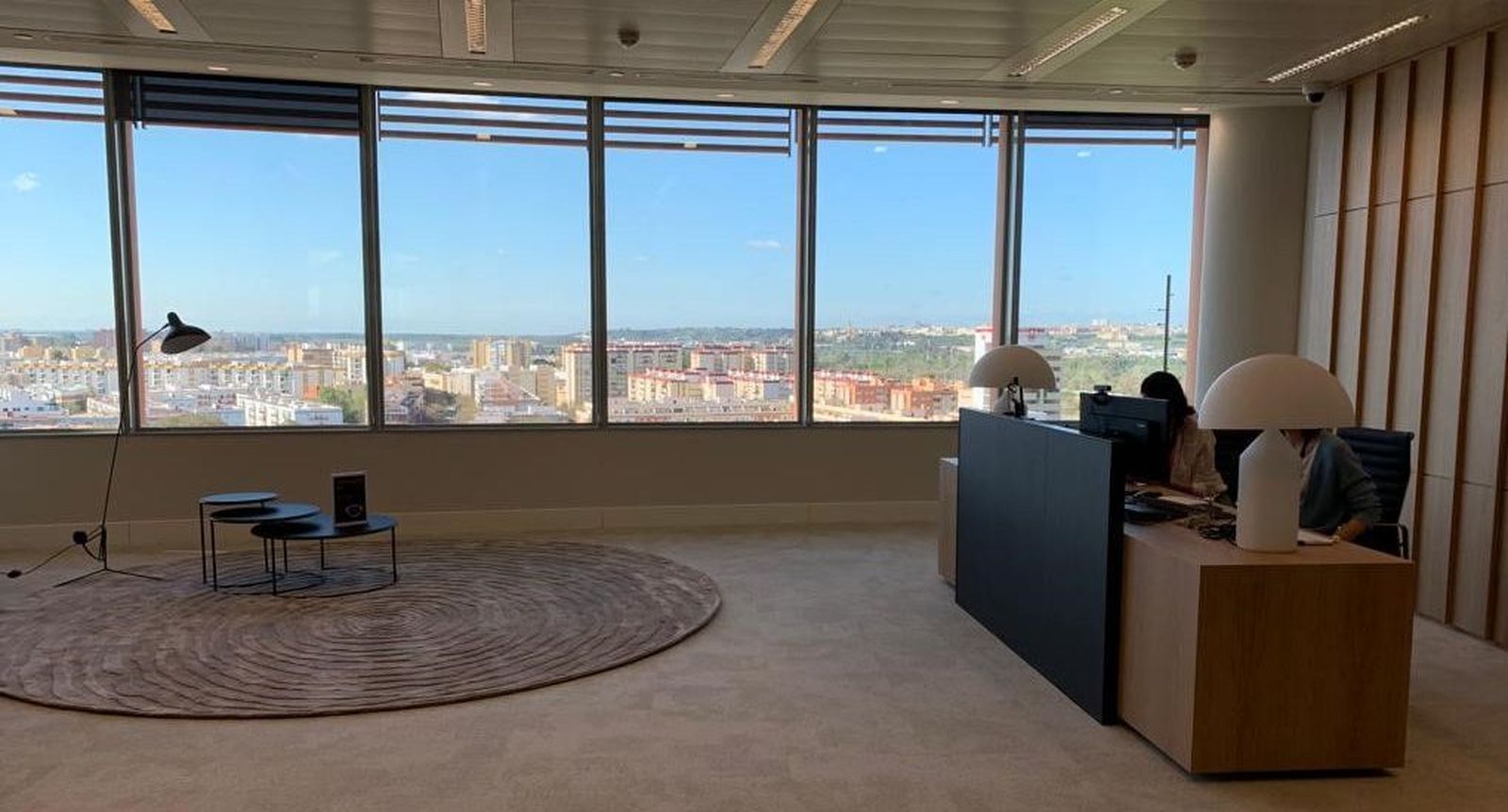 El despacho de abogados Cuatrecasas en su nueva oficina en Torre Sevilla.