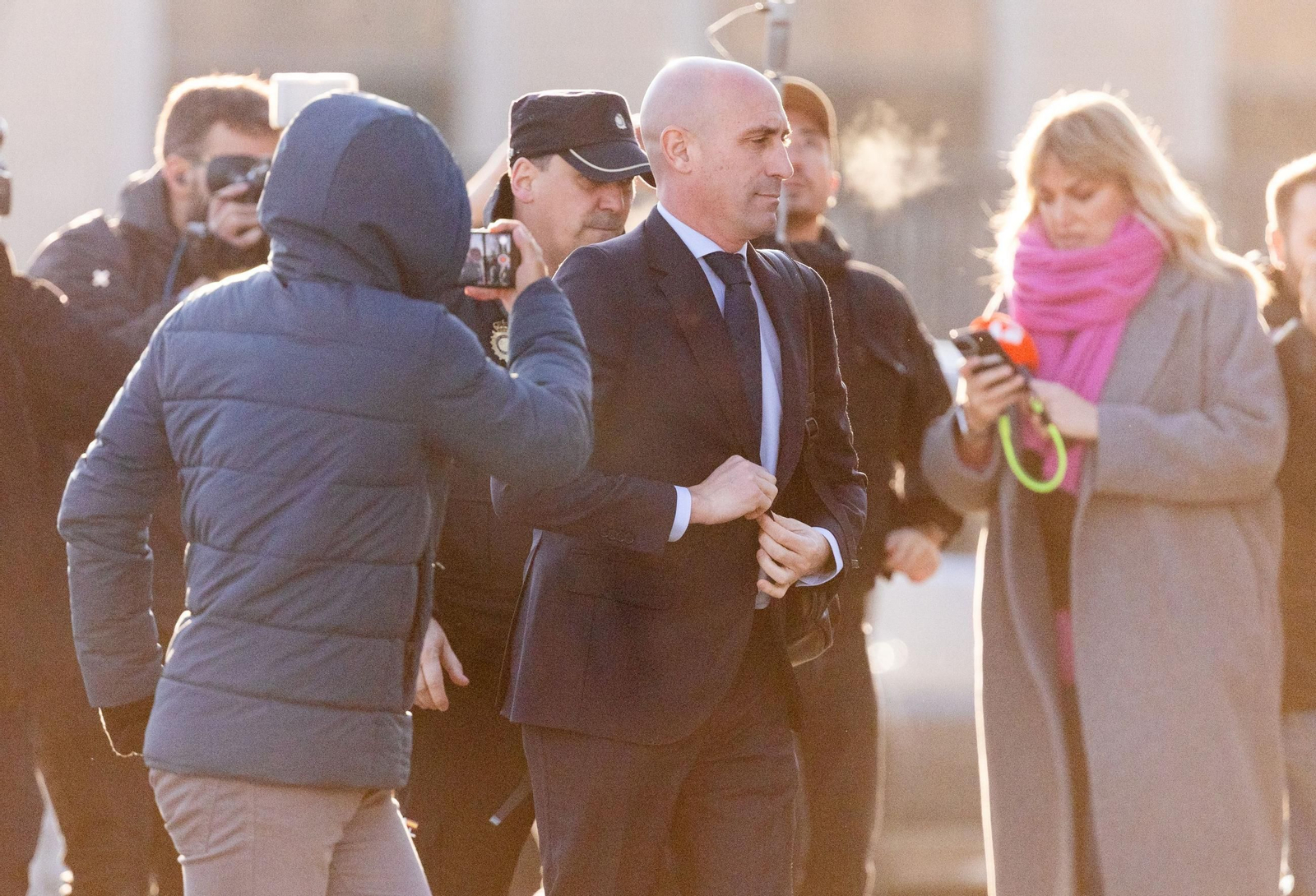 Las fotos del día de la declaración de Rubiales en el juicio
