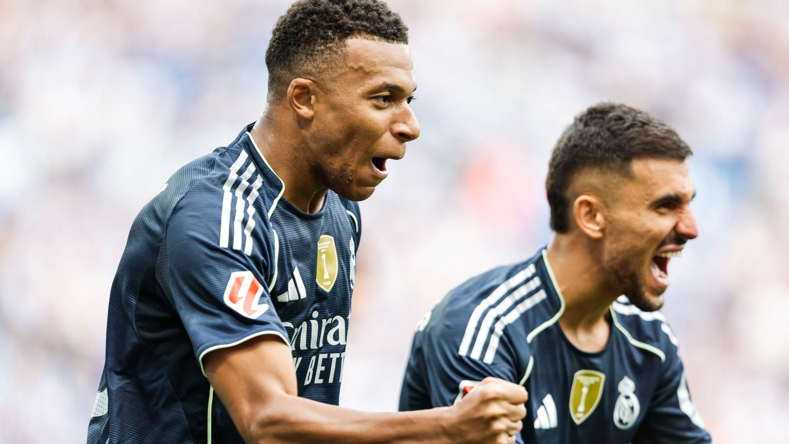 El Real Madrid resiste y sigue invicto (1-2)